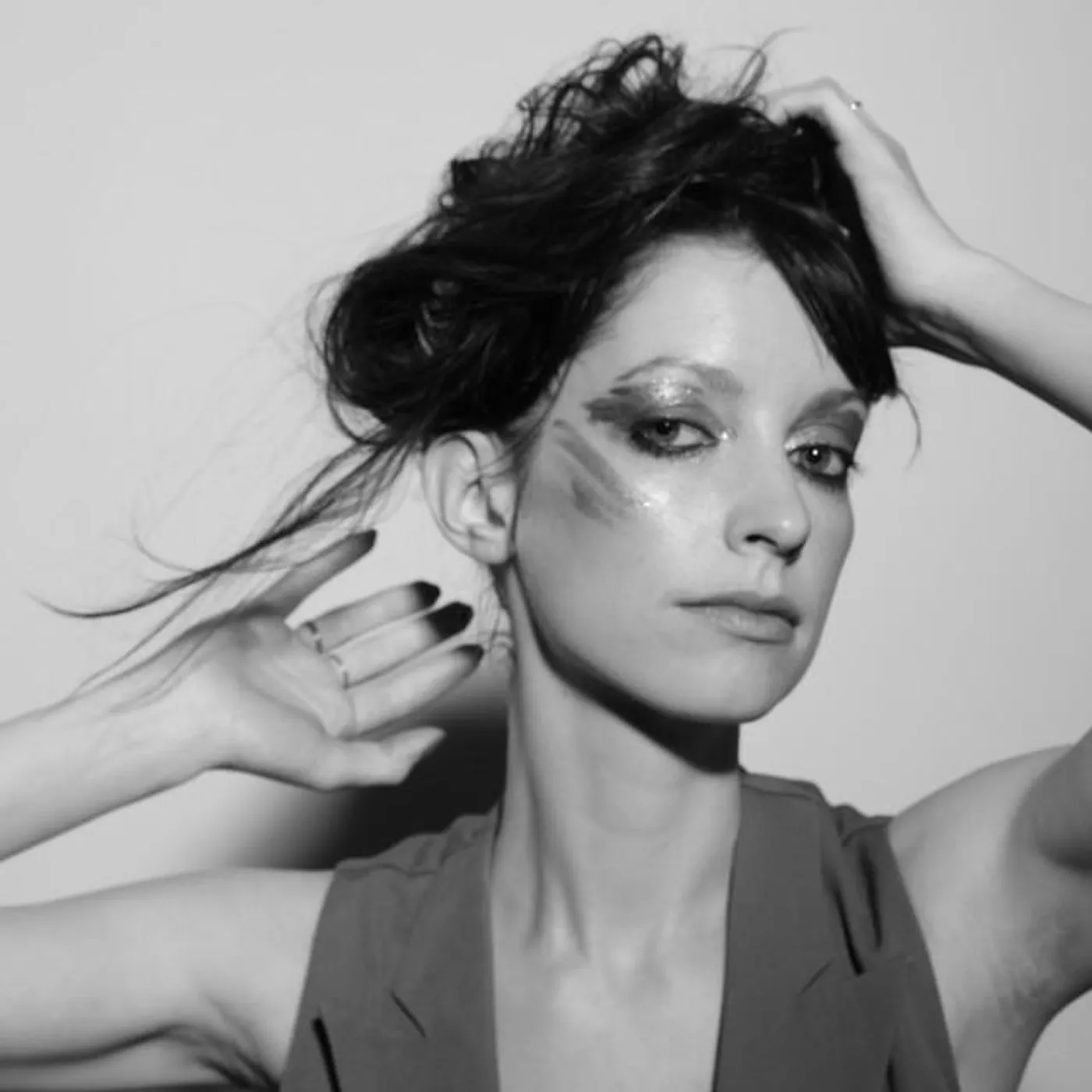 Sister Sparrow and the Dirty Birds