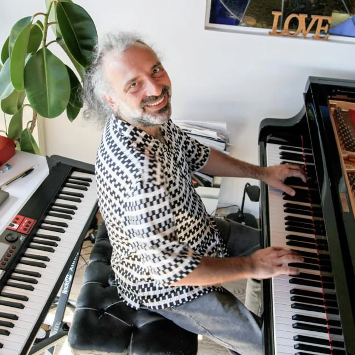 Stefano Bollani Brand Page