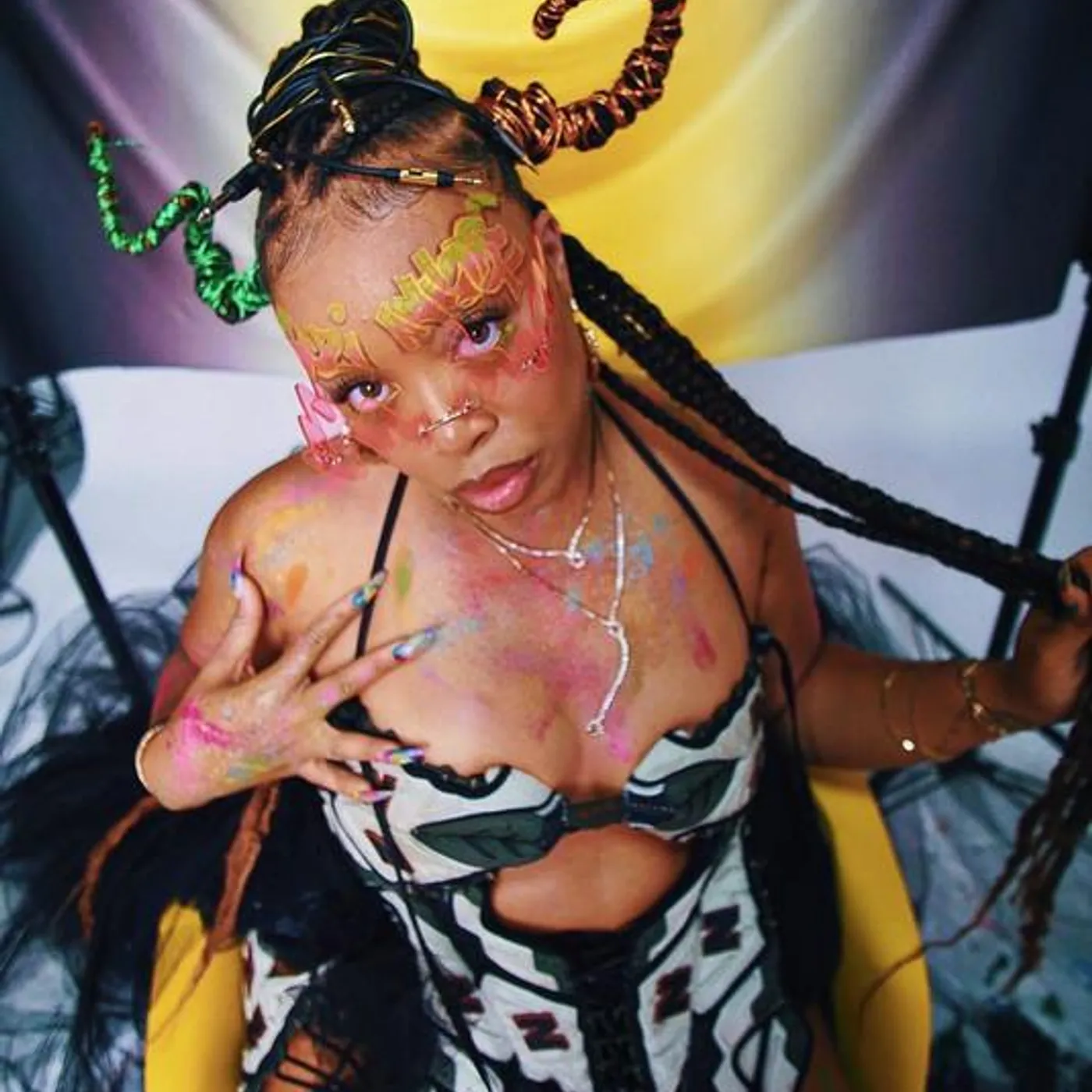 Suzi Analogue Brand Page