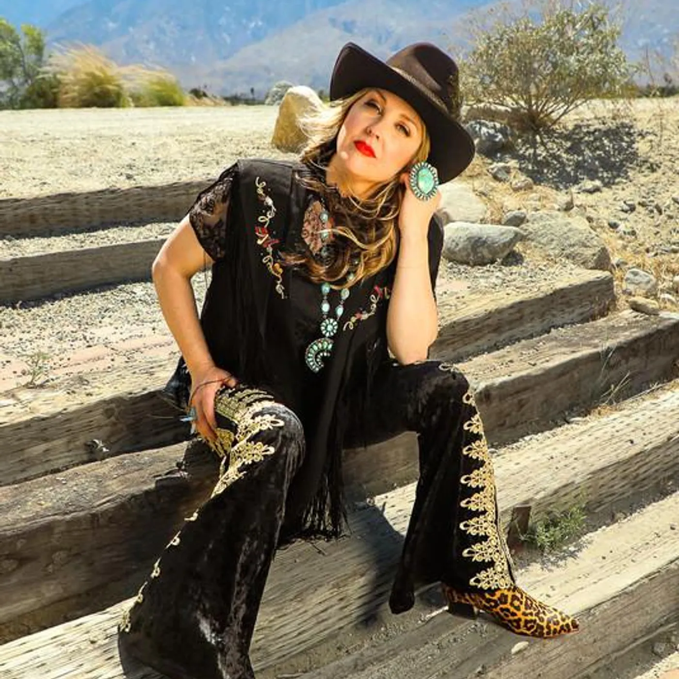 Sunny Sweeney Brand Page