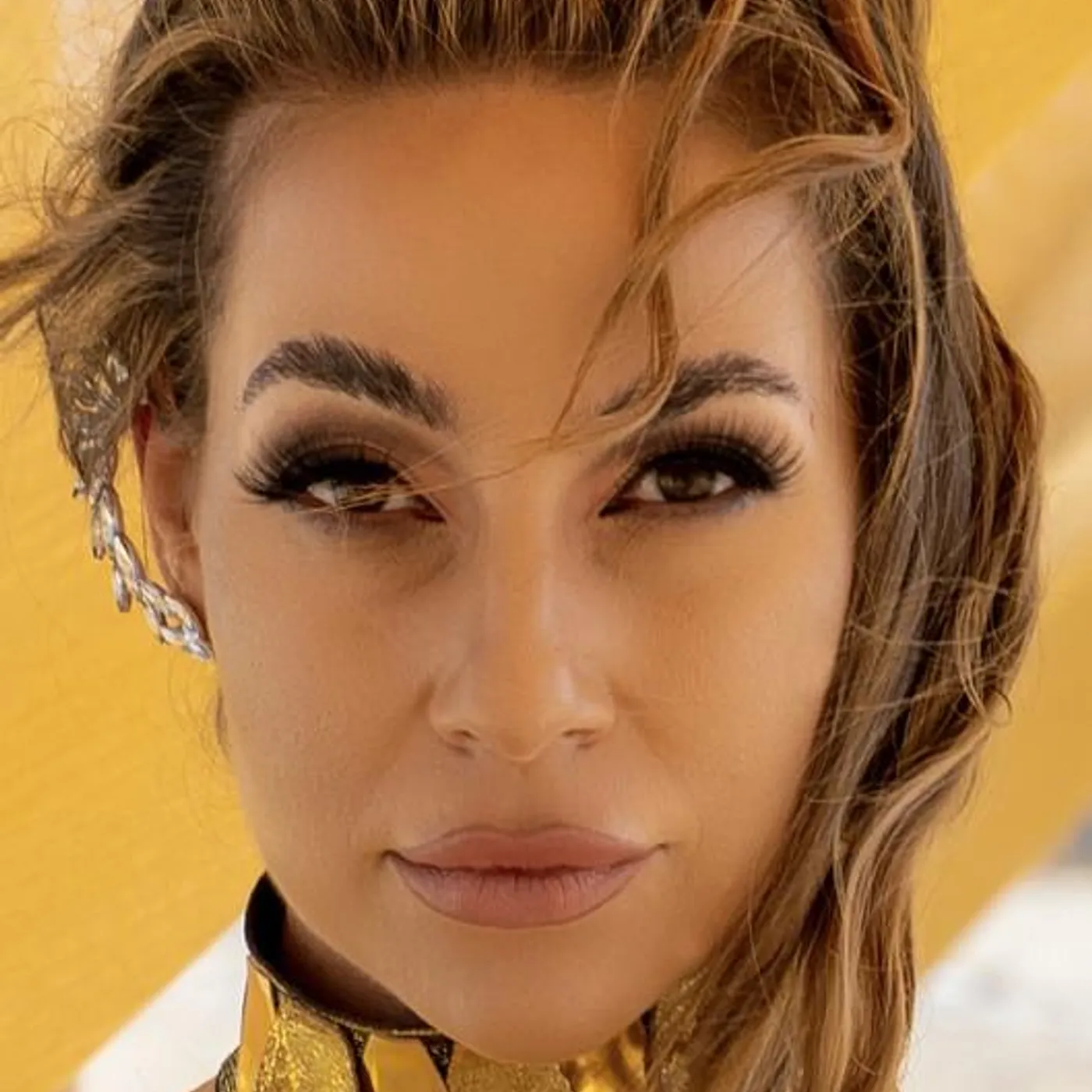 Poli Hubavenska Brand Page