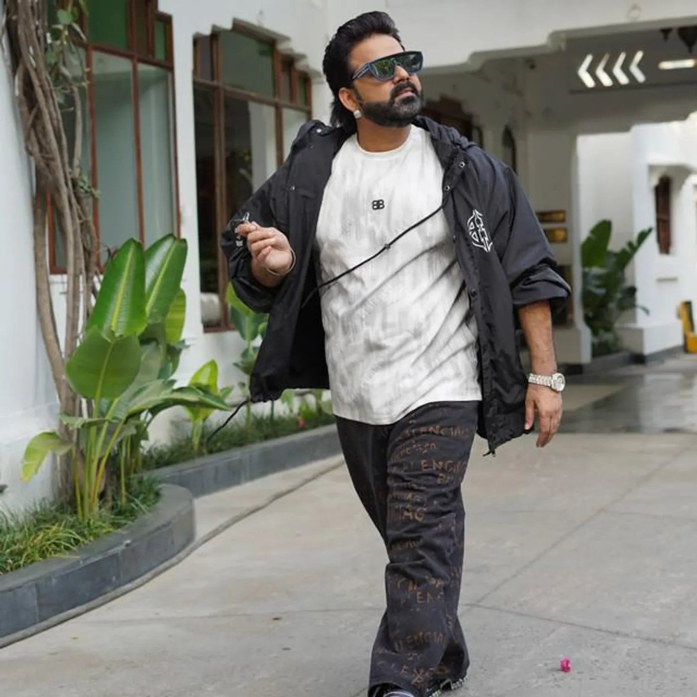 Pawan Singh Brand Page