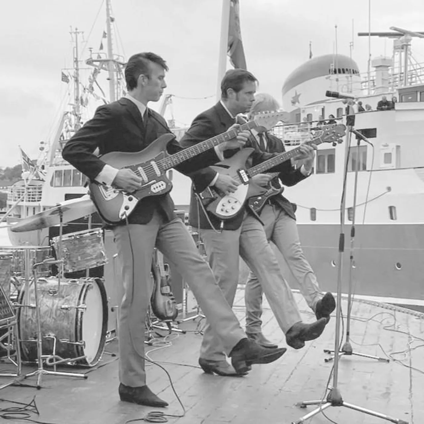 Perry Dear & The Deerstalkers Brand Page