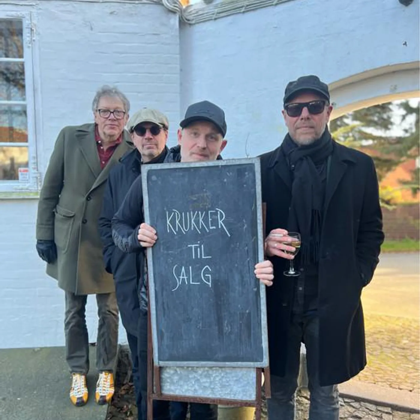 Pligten Kalder Brand Page