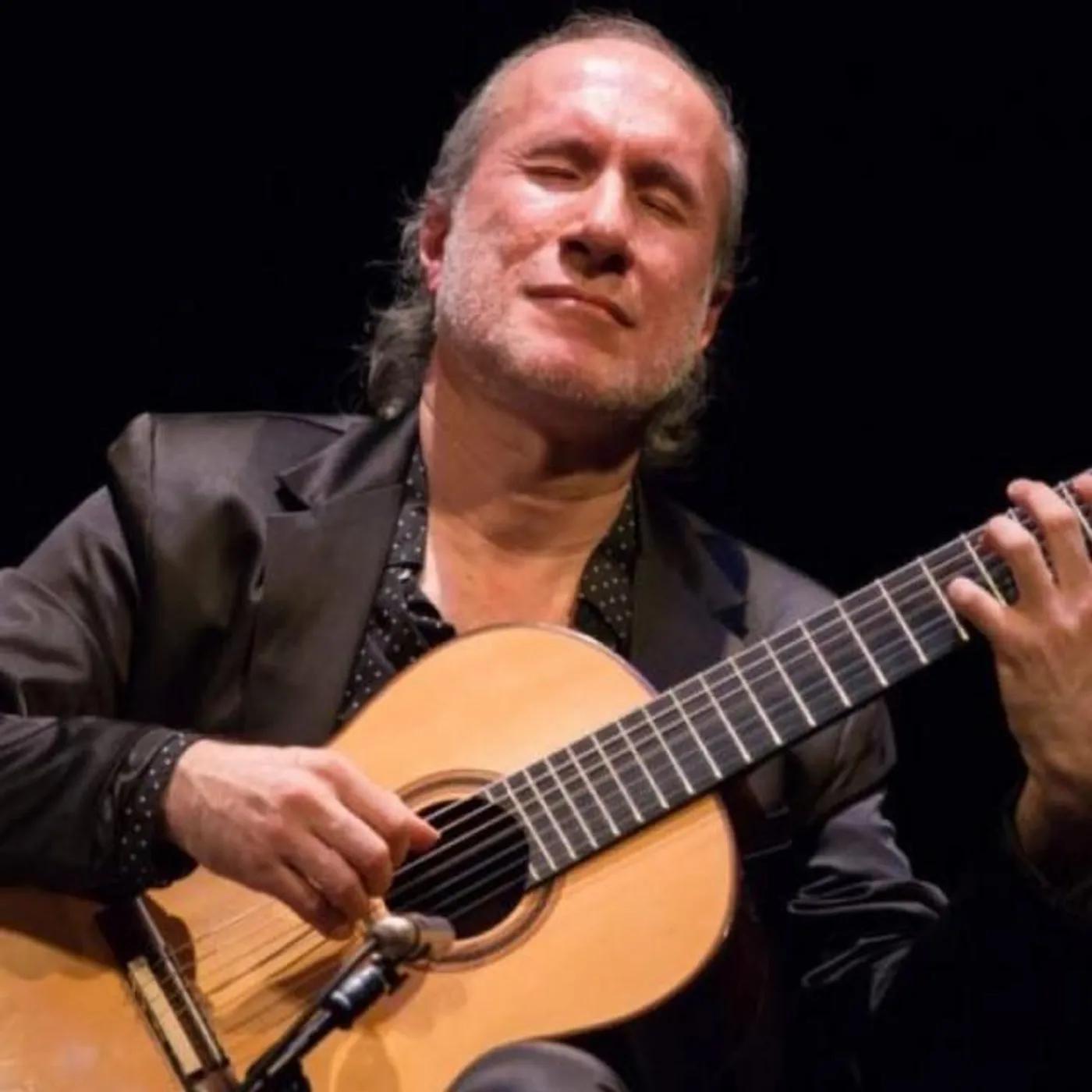 Quique Sinesi Brand Page