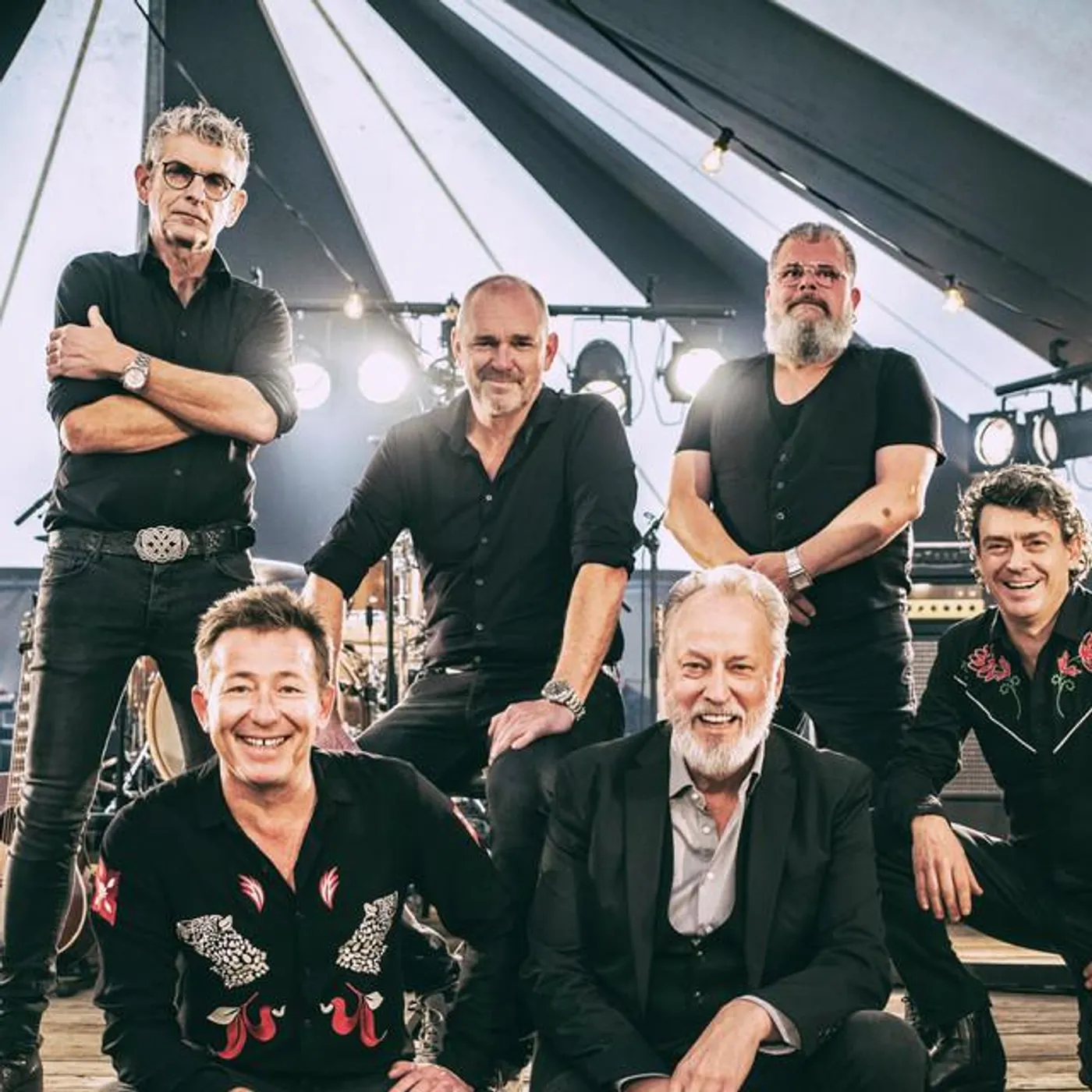 Rowwen Hèze Brand Page