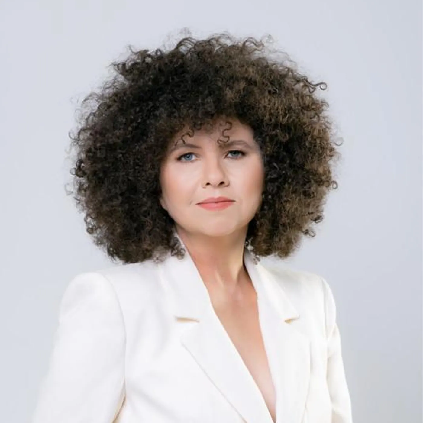 Roberta Campos Brand Page