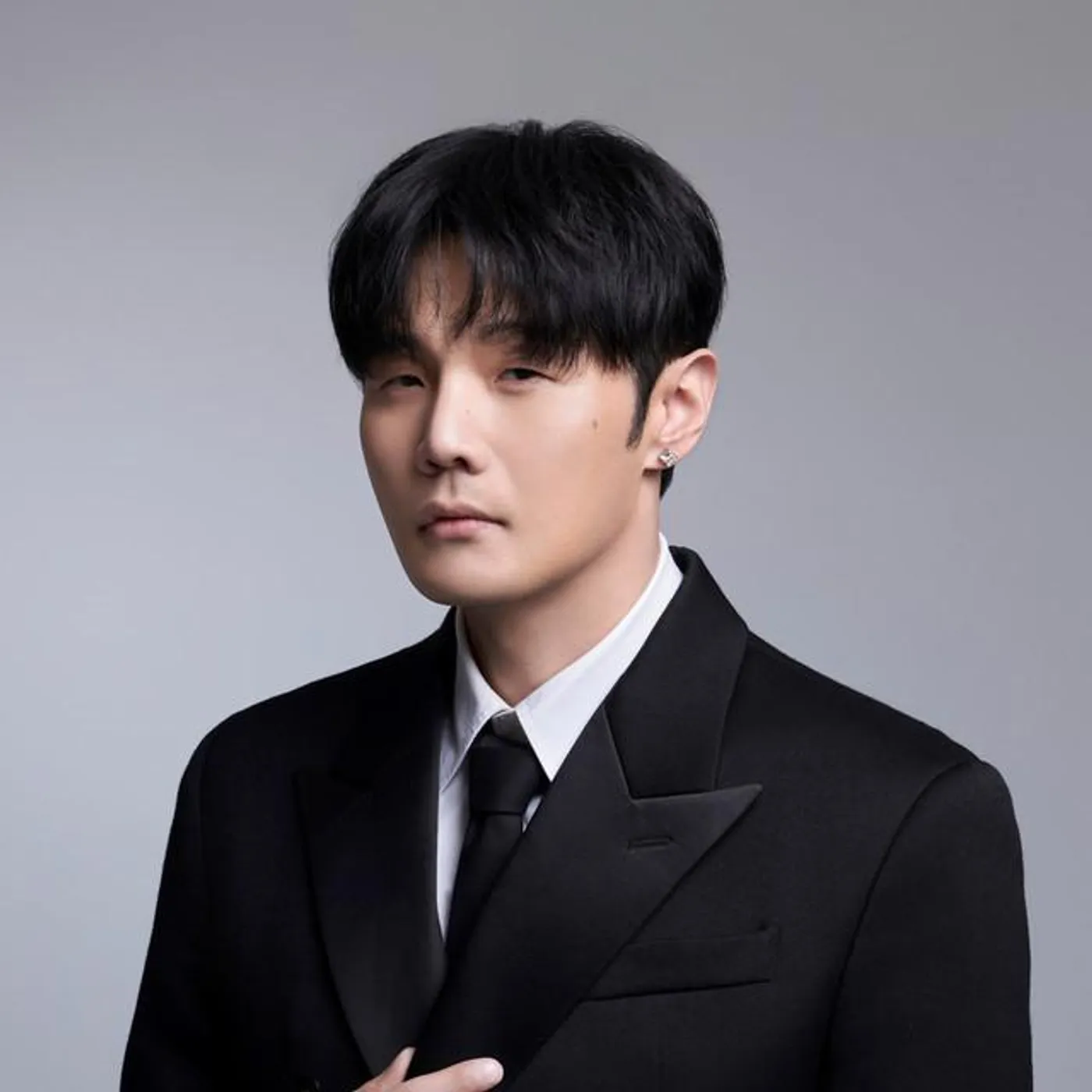 Ronghao Li Brand Page