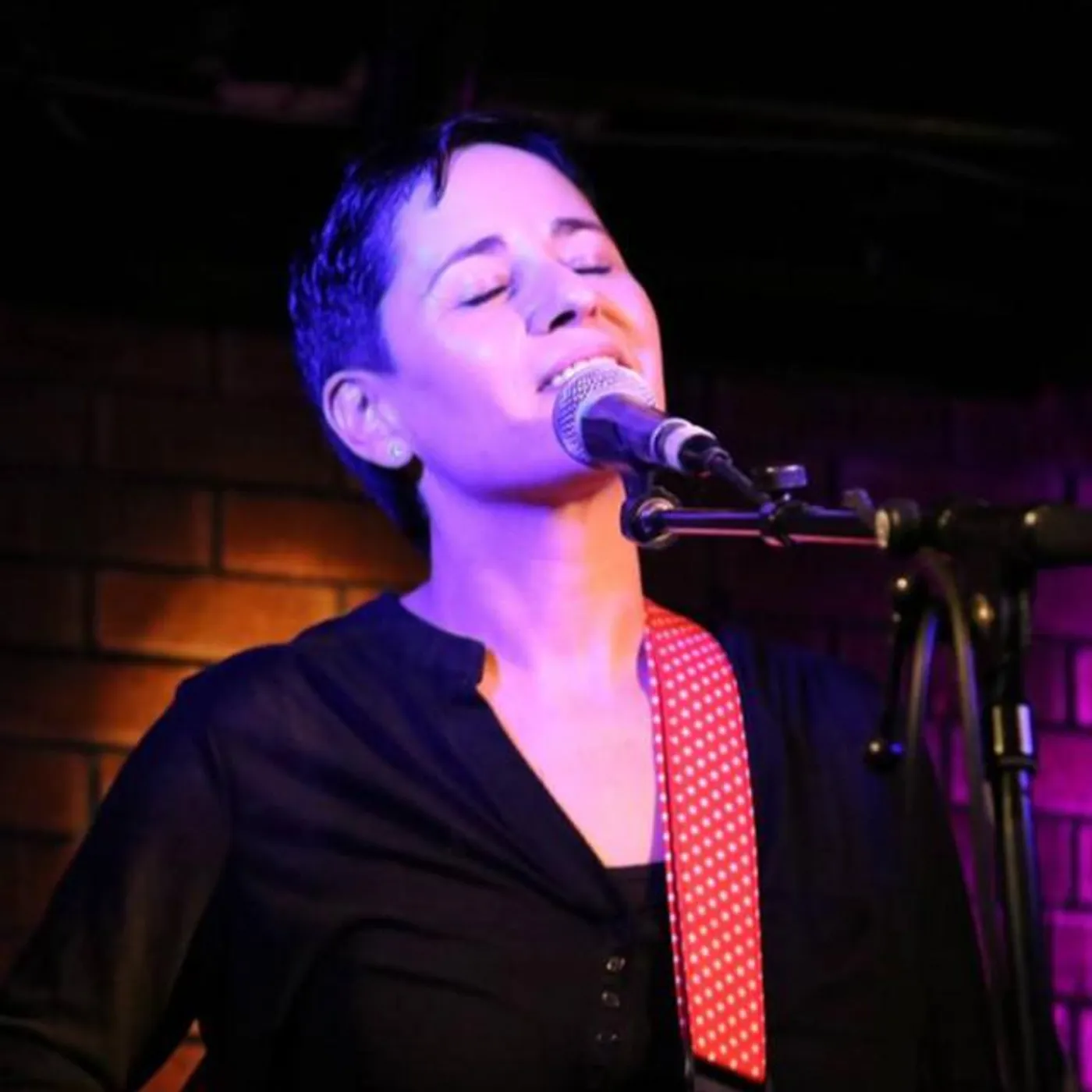 Ronit Shahar Brand Page