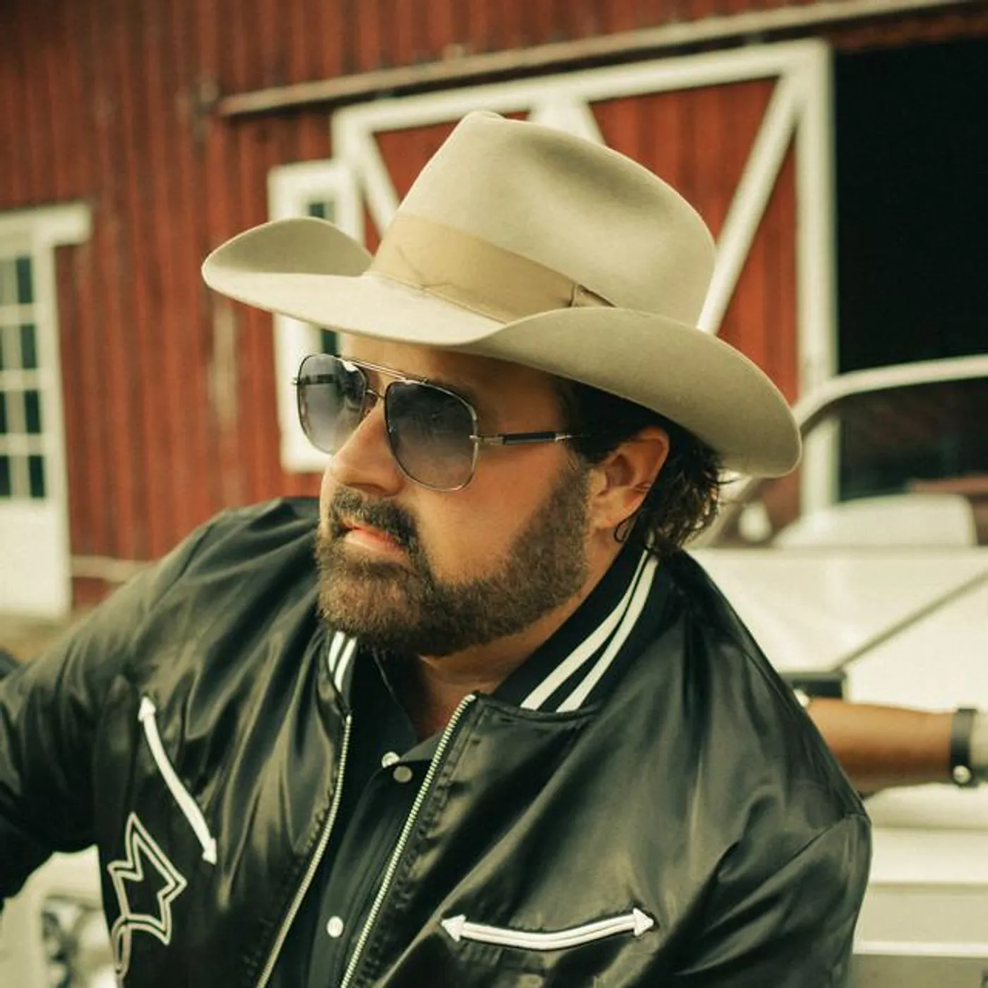 Randy Houser Brand Page