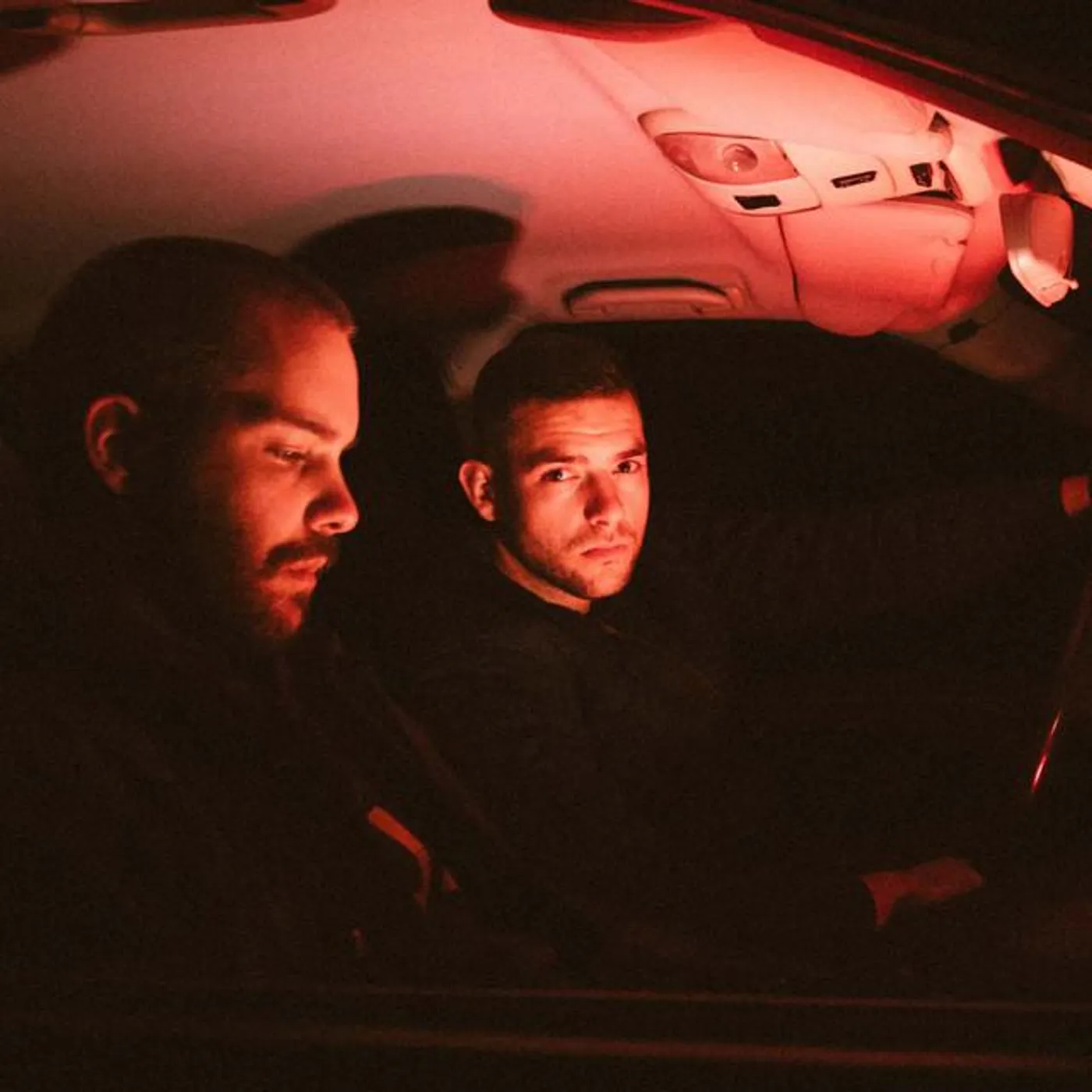 Realisztik Brand Page