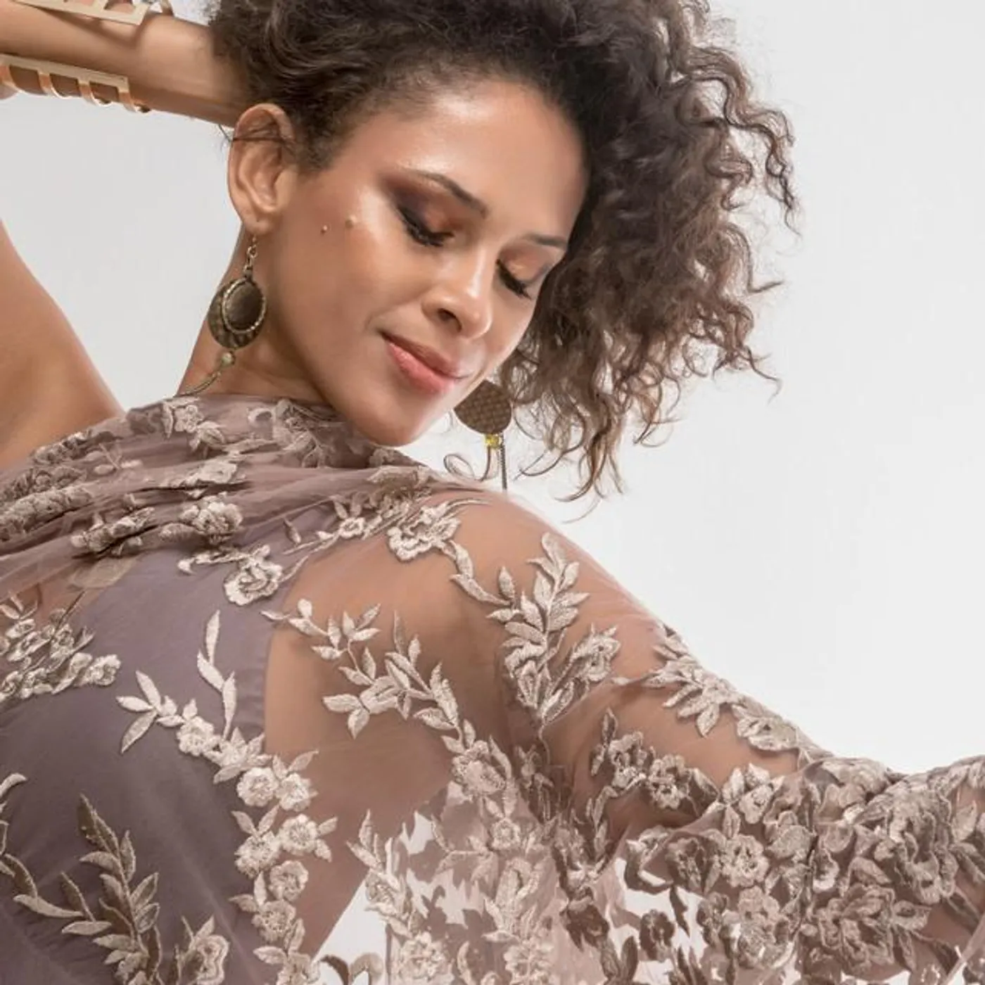 Renata Jambeiro Brand Page