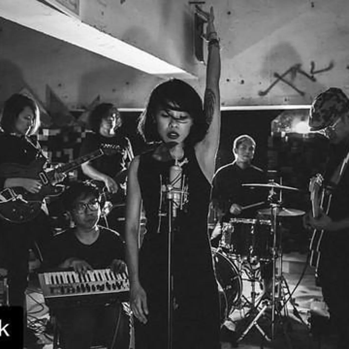 Riot !n Magenta Brand Page