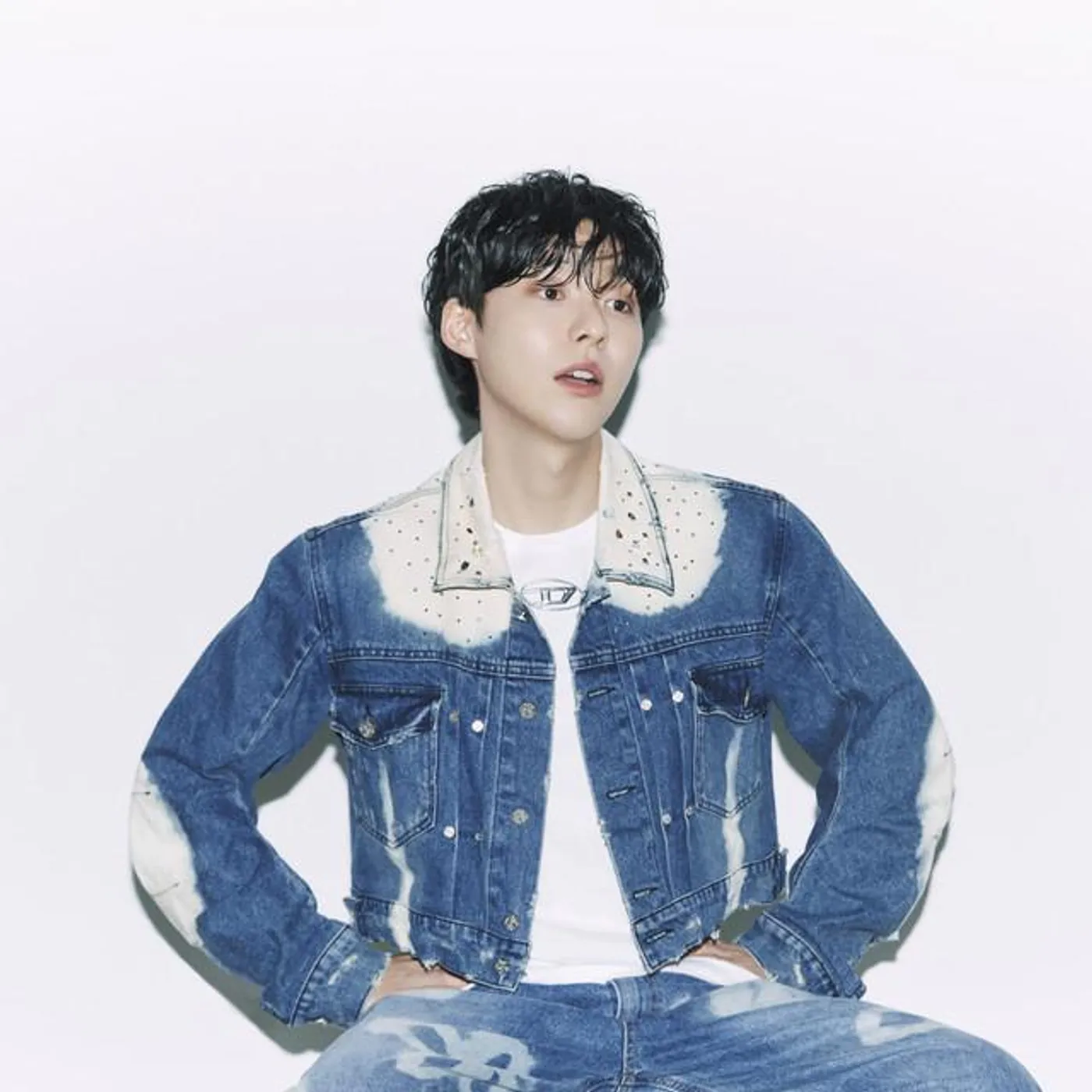 WOO JIN YOUNG Brand Page