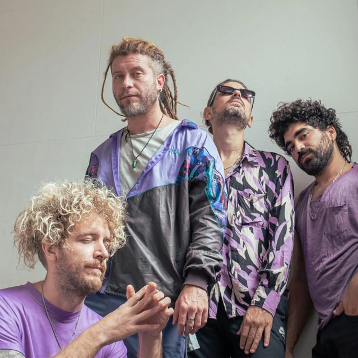 Todo Aparenta Normal Brand Page