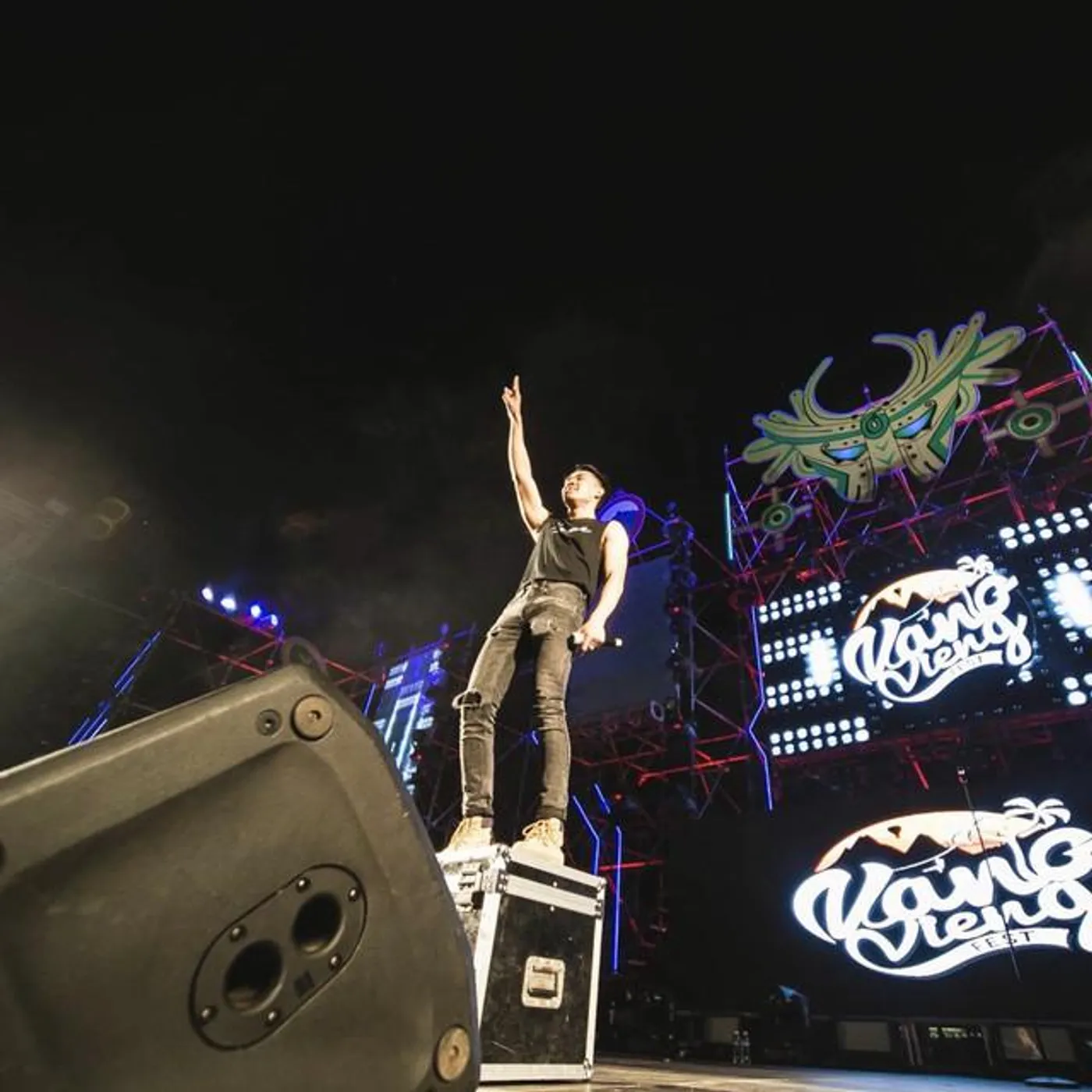 TAIY AKARD Brand Page