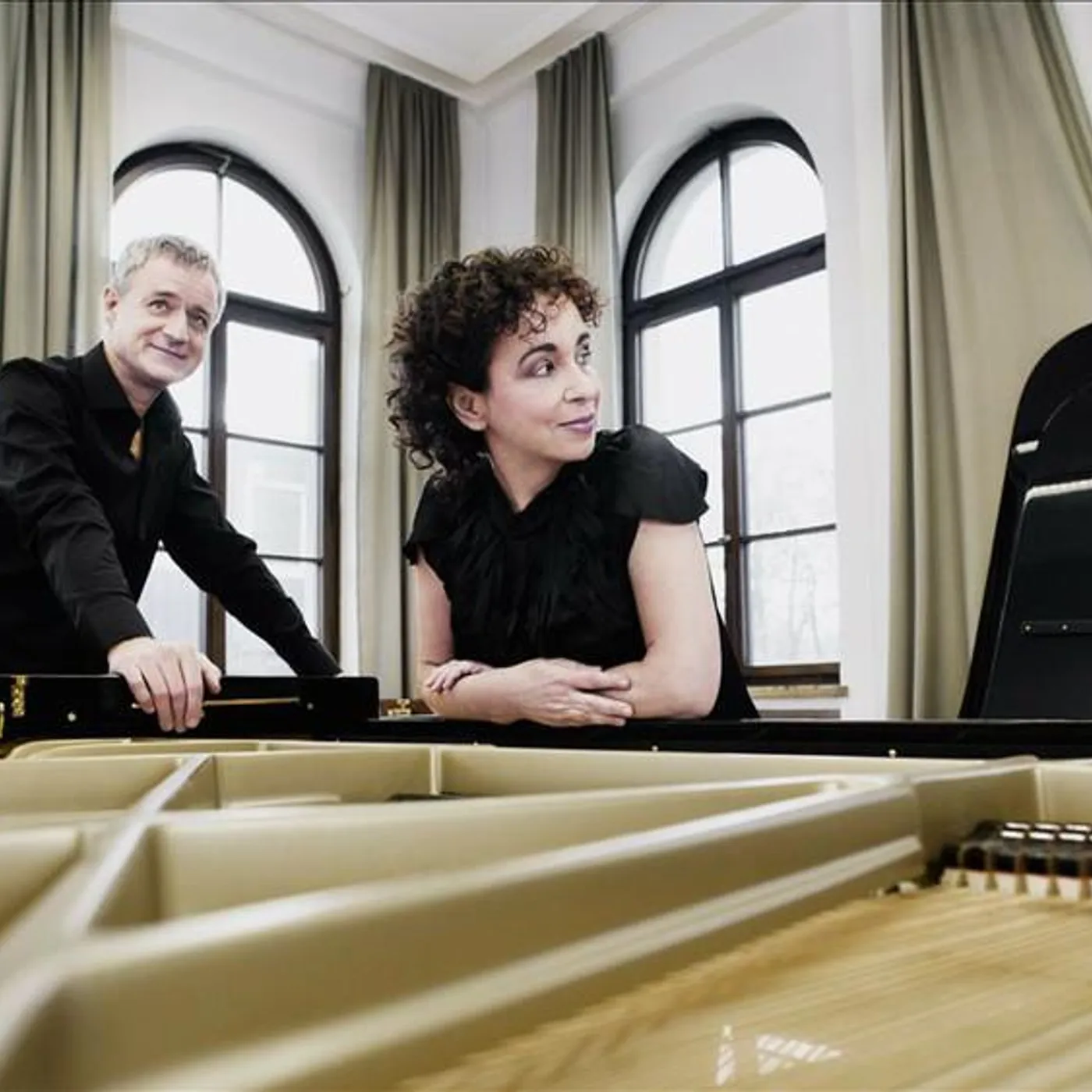 Tal & Groethuysen Brand Page