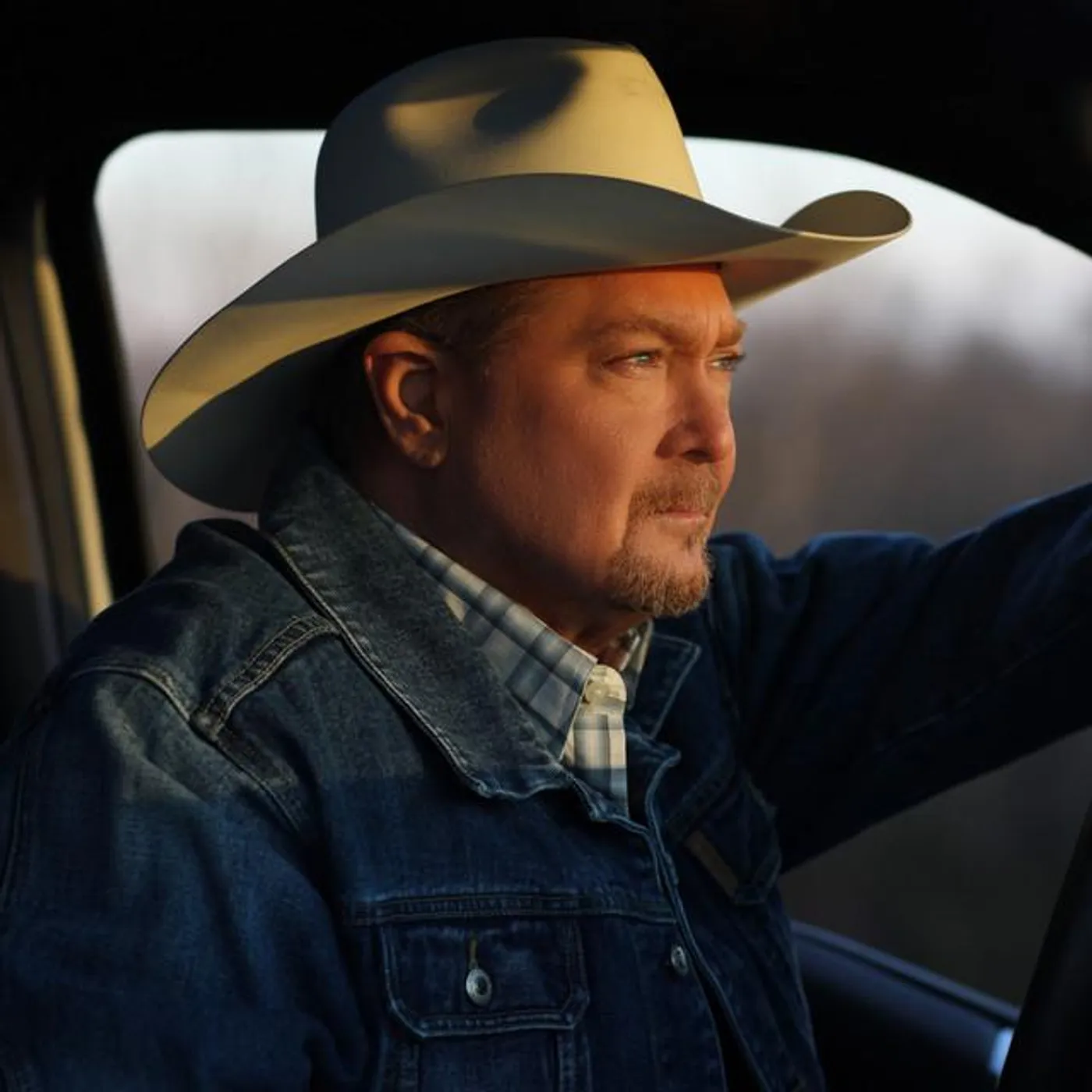 Tracy Lawrence Brand Page