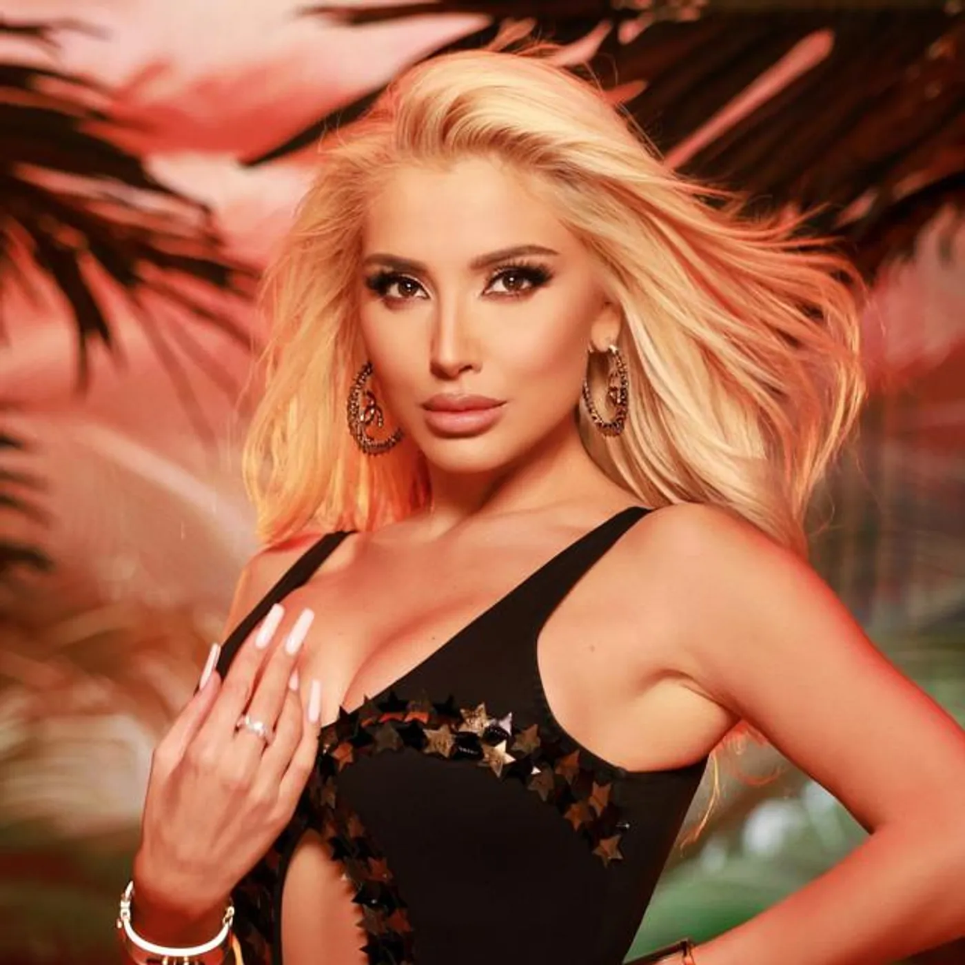 Tsvetelina Yaneva Brand Page