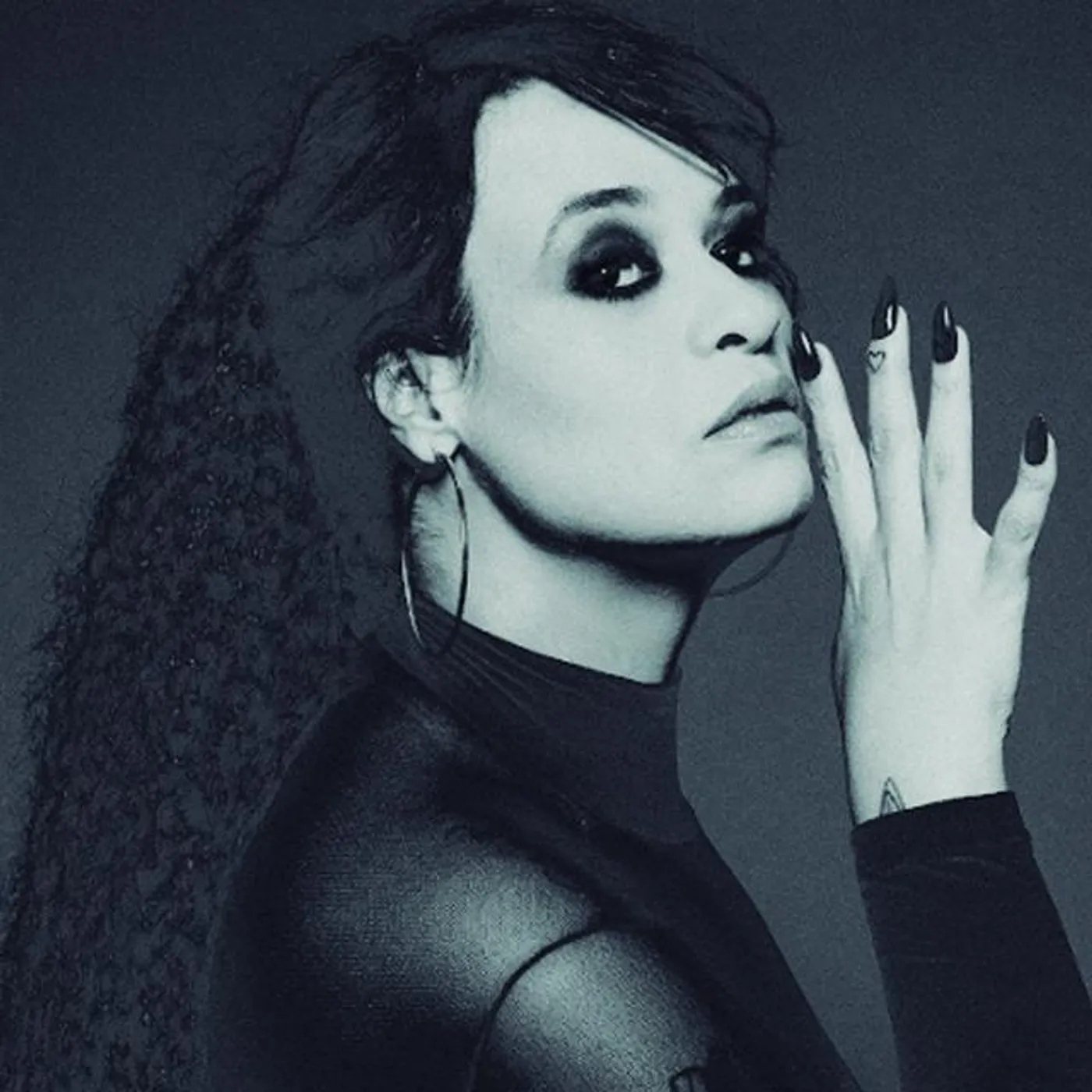 Tulipa Ruiz Brand Page