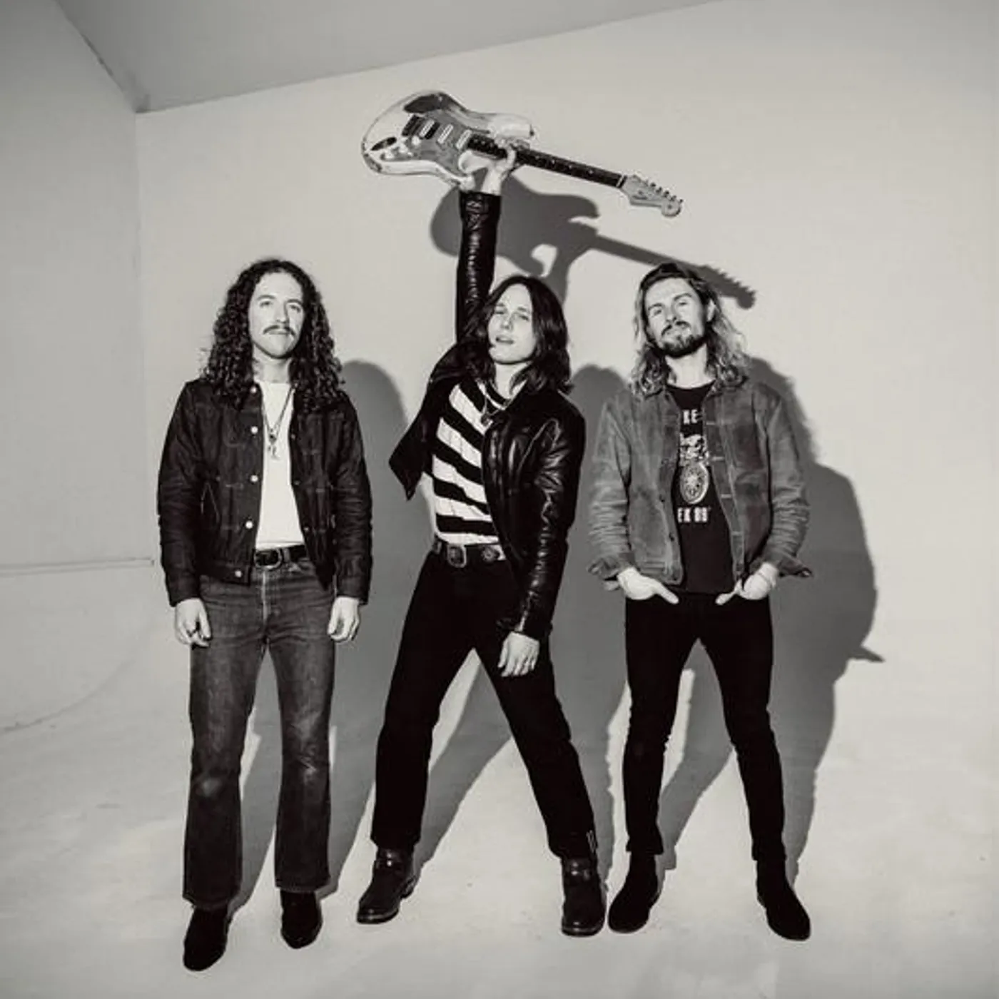 Tyler Bryant & the Shakedown Brand Page