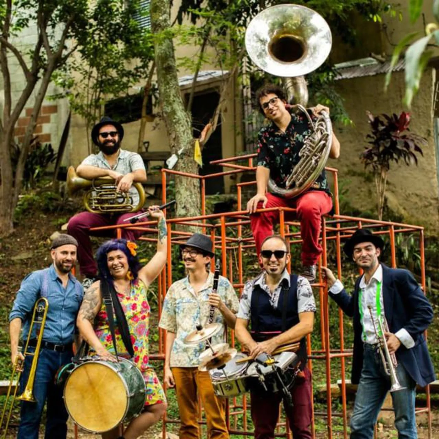 Um Tza Fanfarra Brand Page