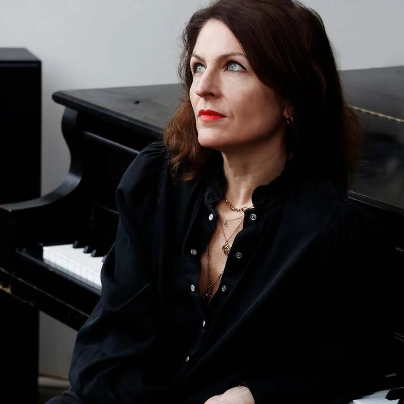 Vanessa Wagner Brand Page