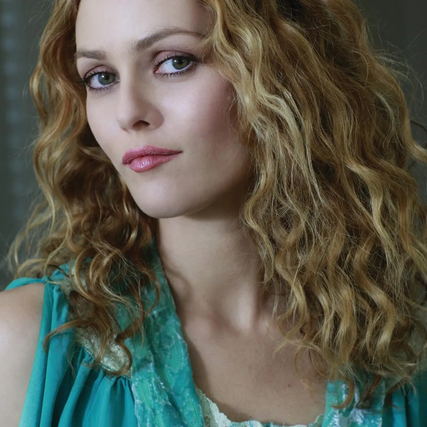 Vanessa Paradis Brand Page