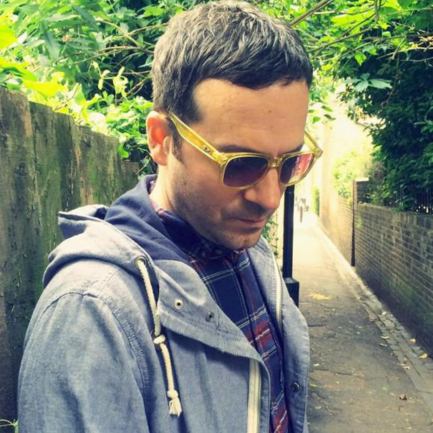 Vassilikos Brand Page