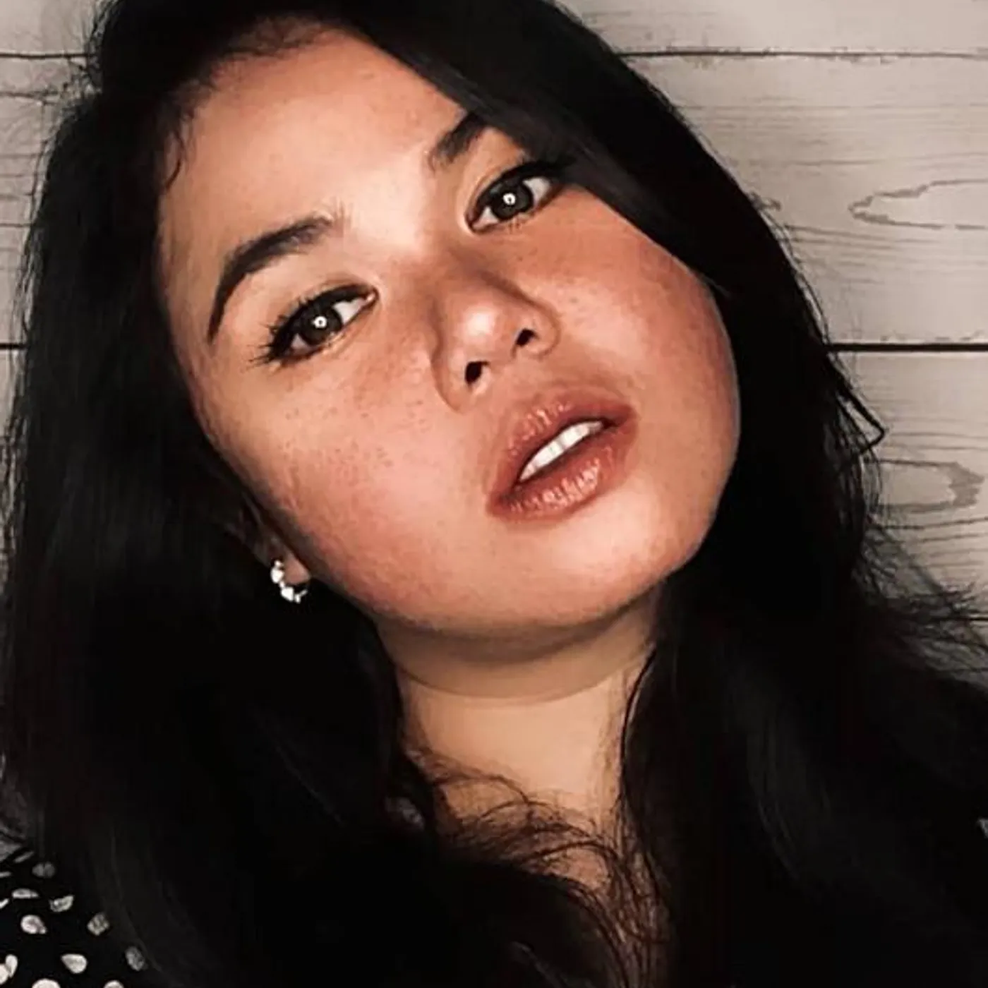 Venessa Adverta Brand Page