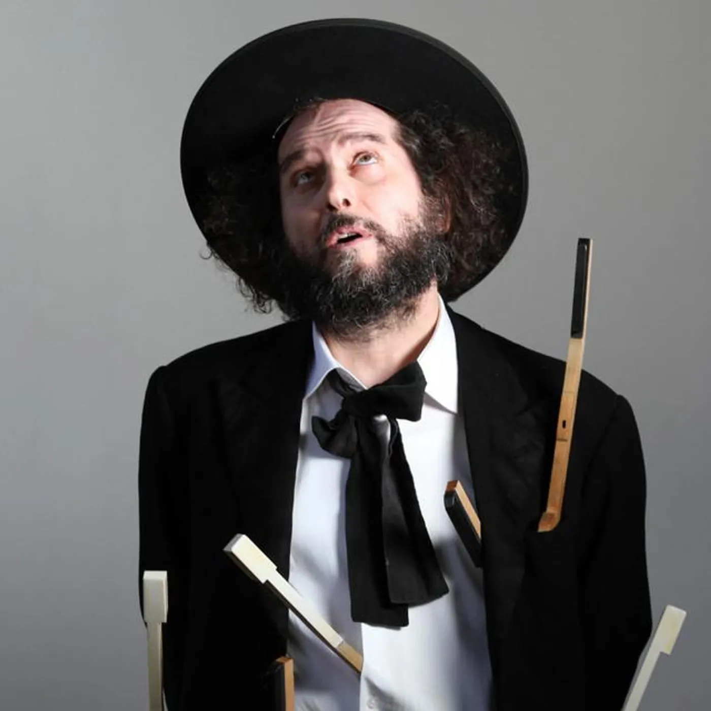 Vinicio Capossela Brand Page