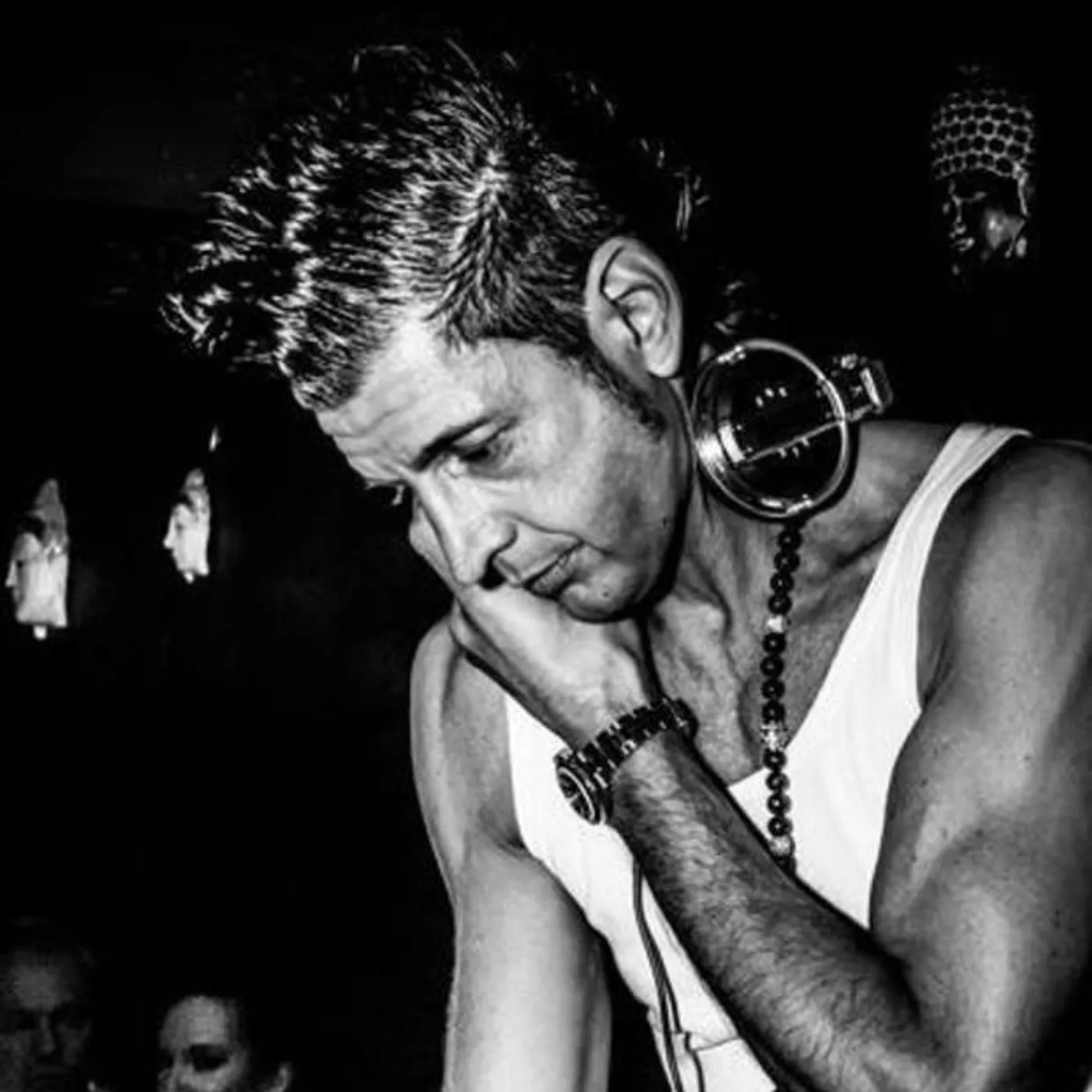 Vinylshakerz Brand Page