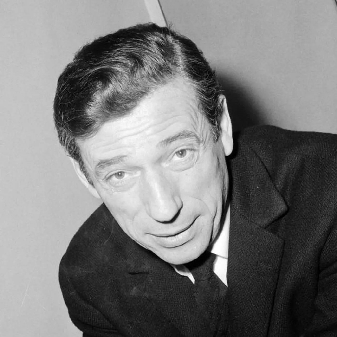 Yves Montand Brand Page