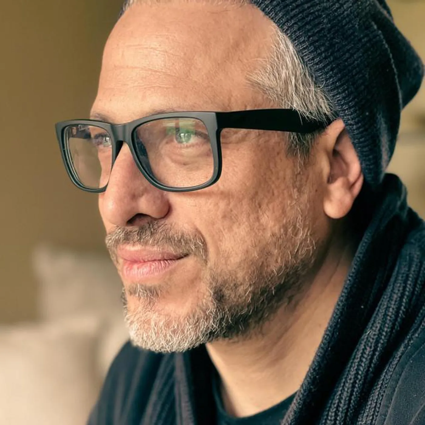 Ziv Ravitz Brand Page