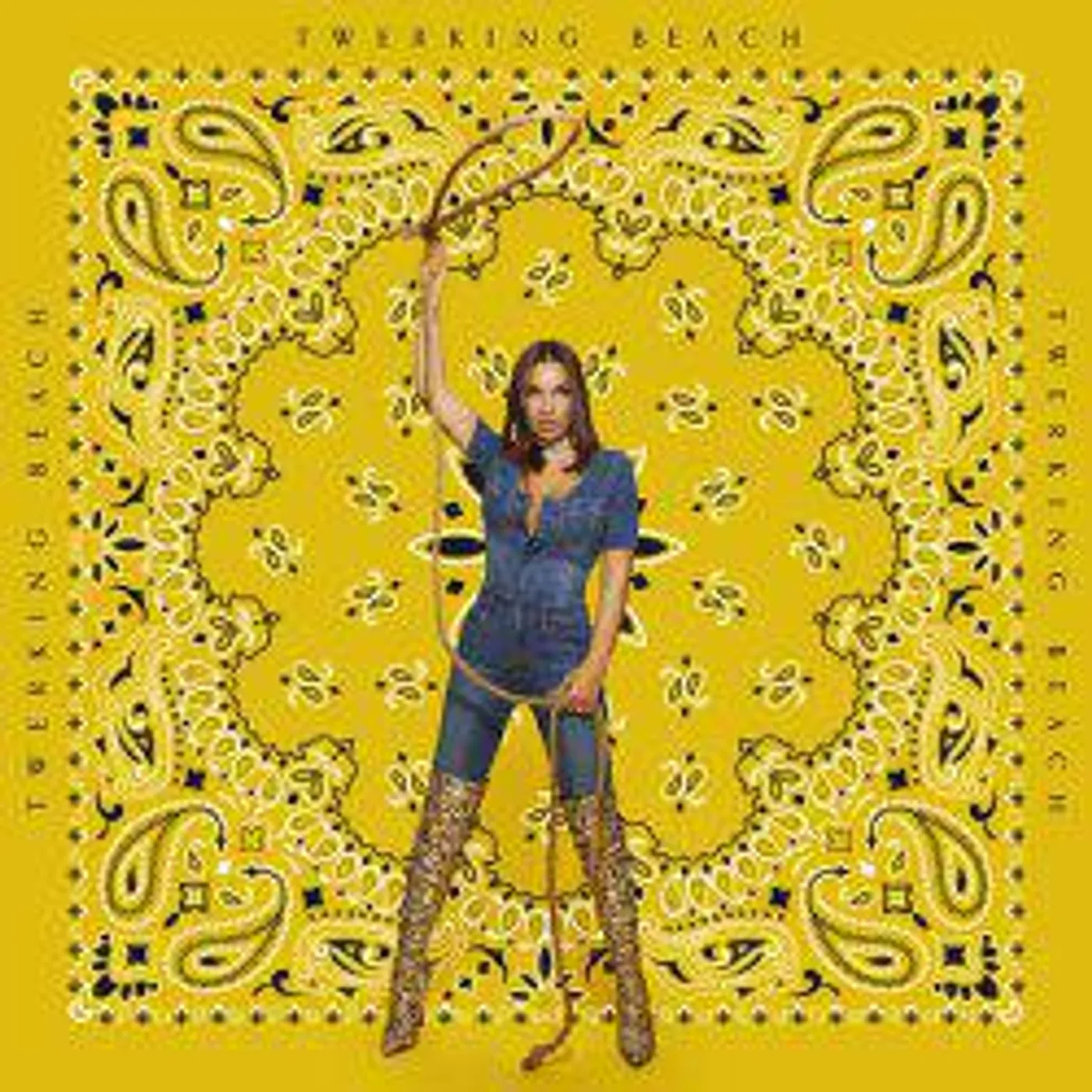 Elettra Lamborghini TWERKING BEACH CD