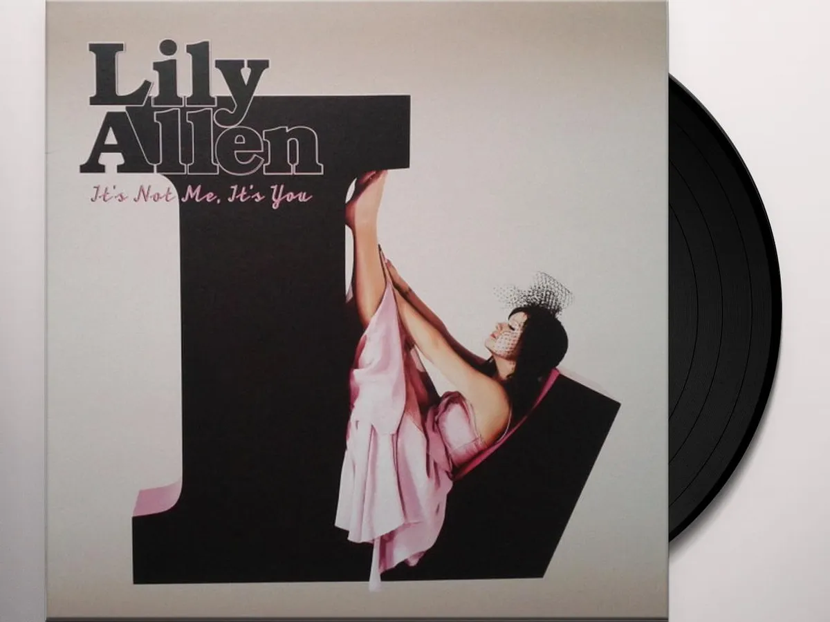 eyJidWNrZXQiOiJtZXJjaGJhci1pbW