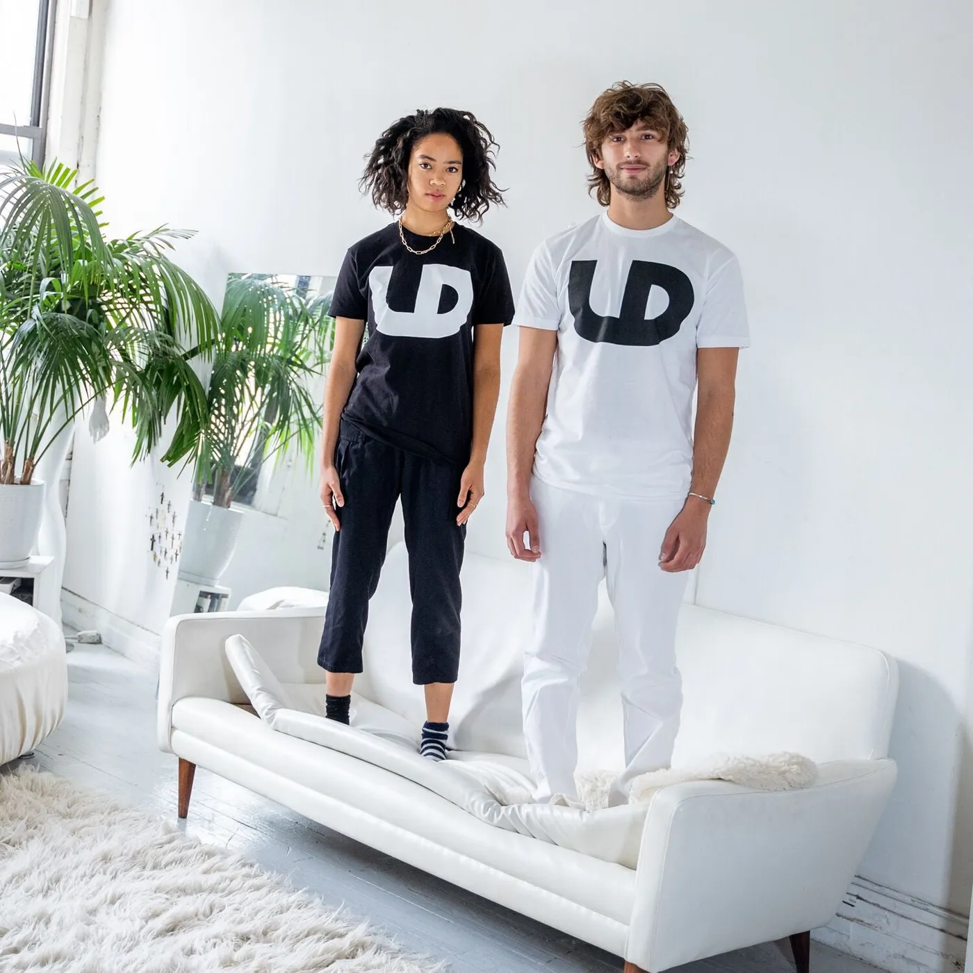 LAUNDRY DAY LD Logo Black T-Shirt