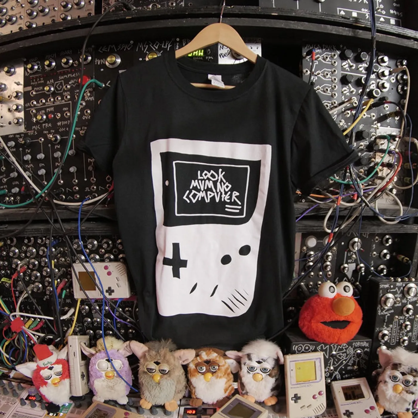 LOOK MUM NO COMPUTER UNISEX GAMEBOY TEE BLACK