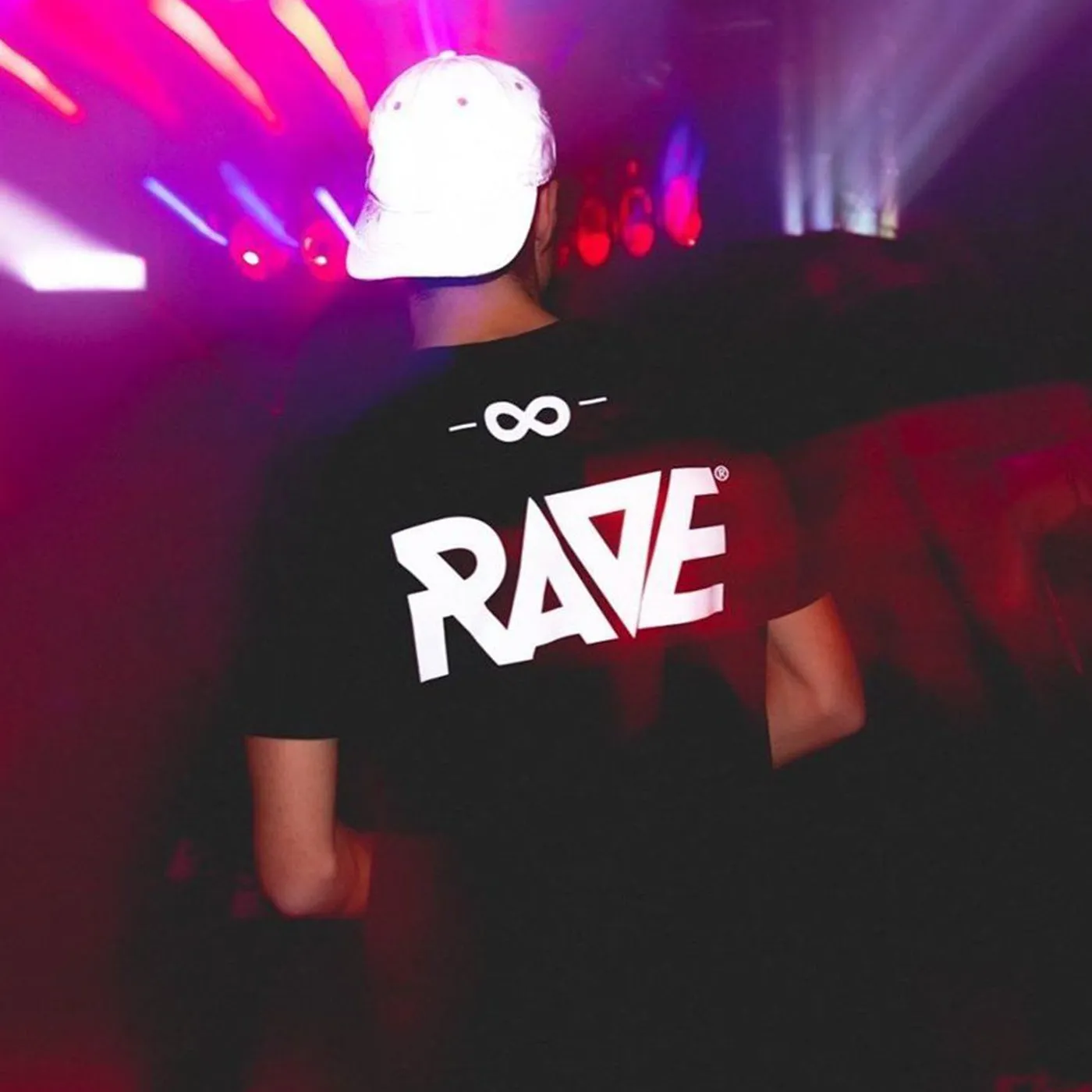 Rave Clothing RAVE Gang T-Shirt in schwarz