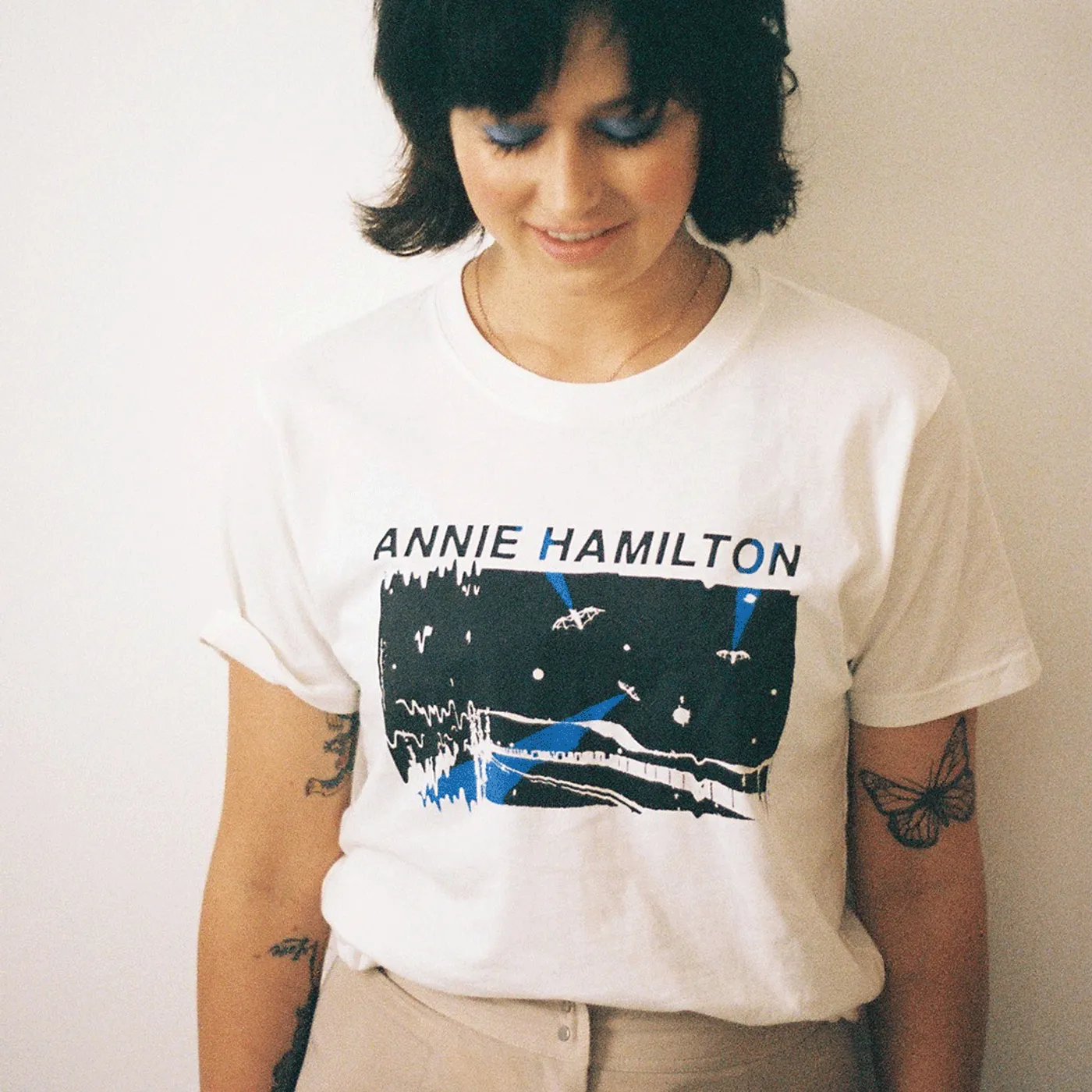 annie hamilton LASER-BEAM BAT TSHIRT