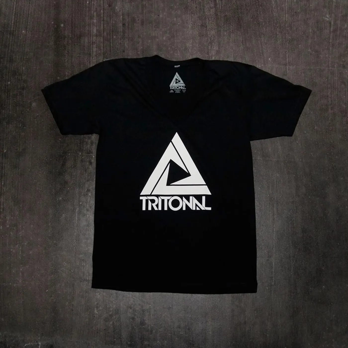 TRITONAL LOGO V-NECK | BLACK