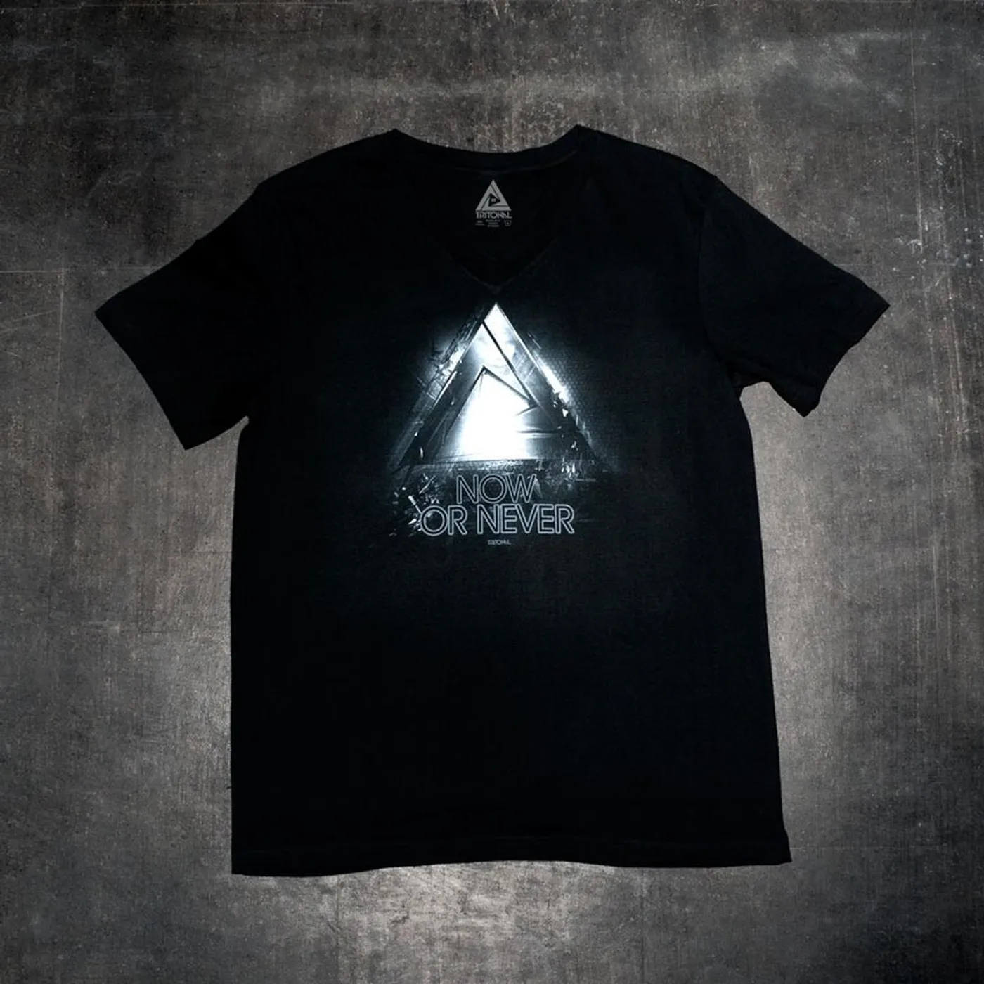 Tritonal NOW OR NEVER V-NECK