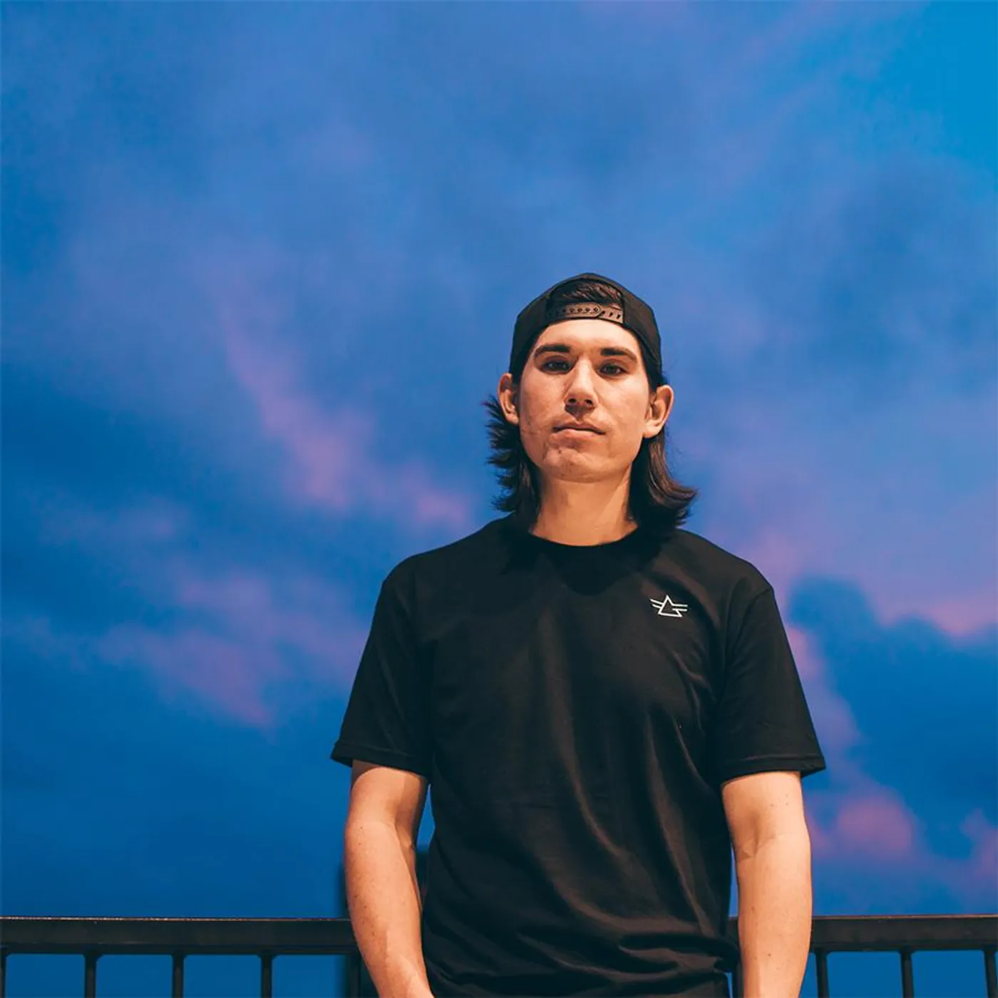 Tee Embroidered Gryffin Logo