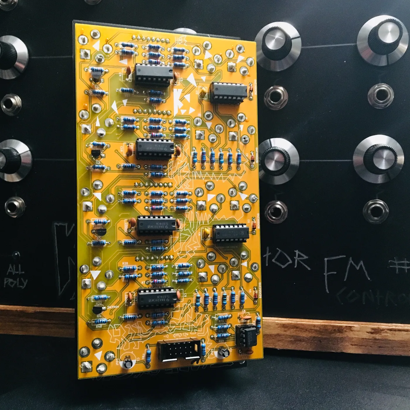 LOOK MUM NO COMPUTER 1183 QUAD VCA MIXER