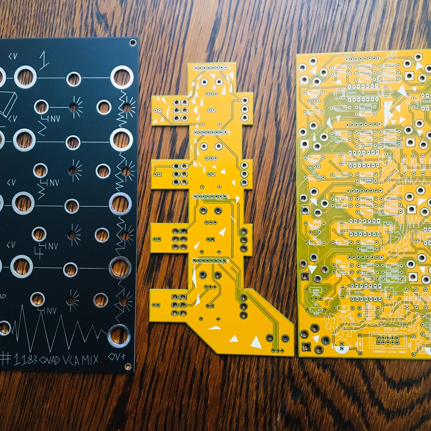 LOOK MUM NO COMPUTER 1183 QUAD VCA MIXER