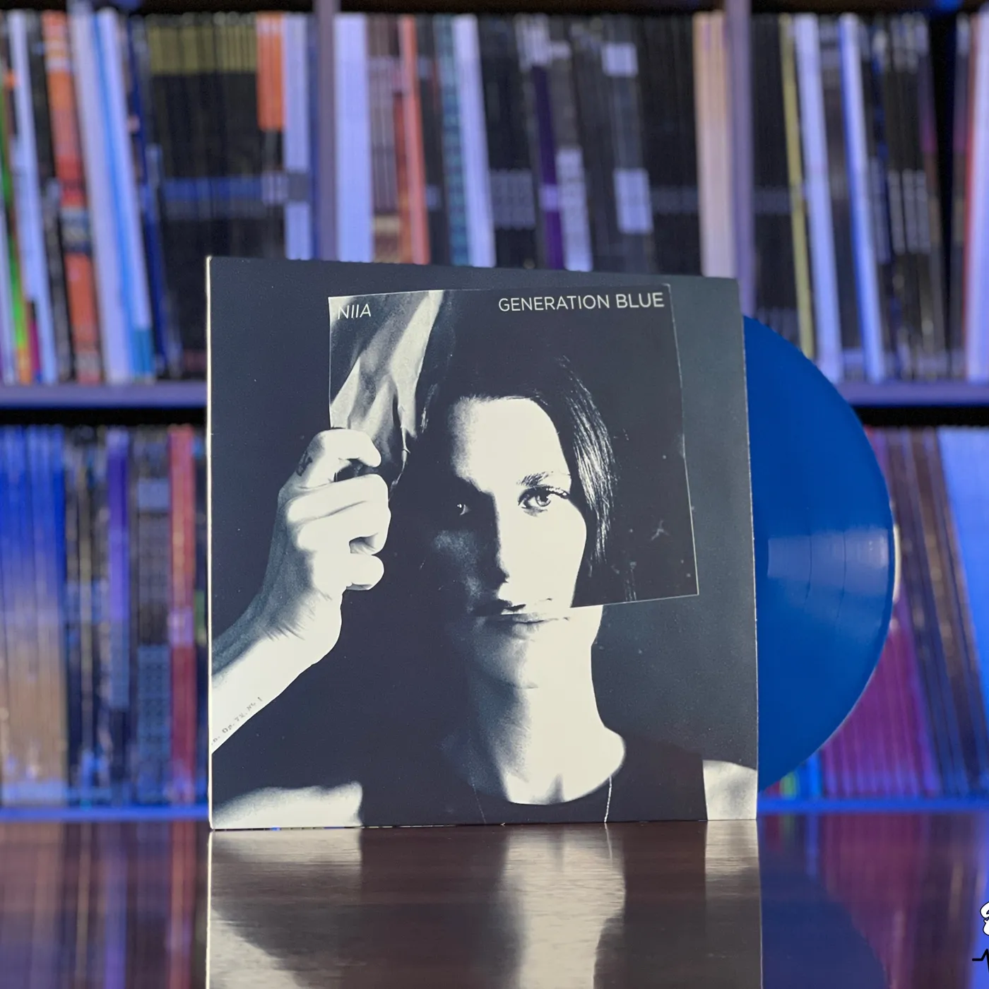 Niia GENERATION BLUE VINYL