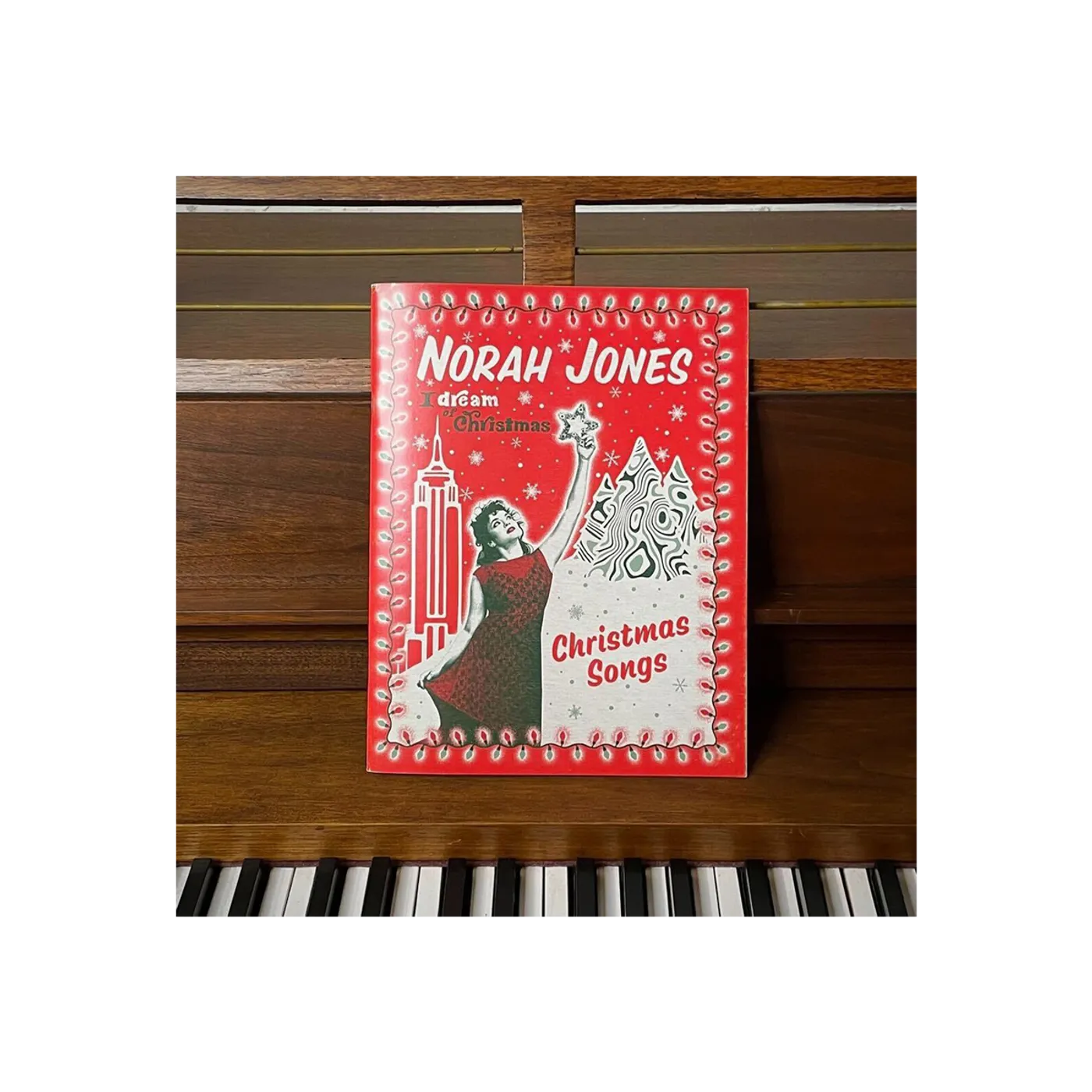 Norah Jones I Dream Of Christmas Carol Book
