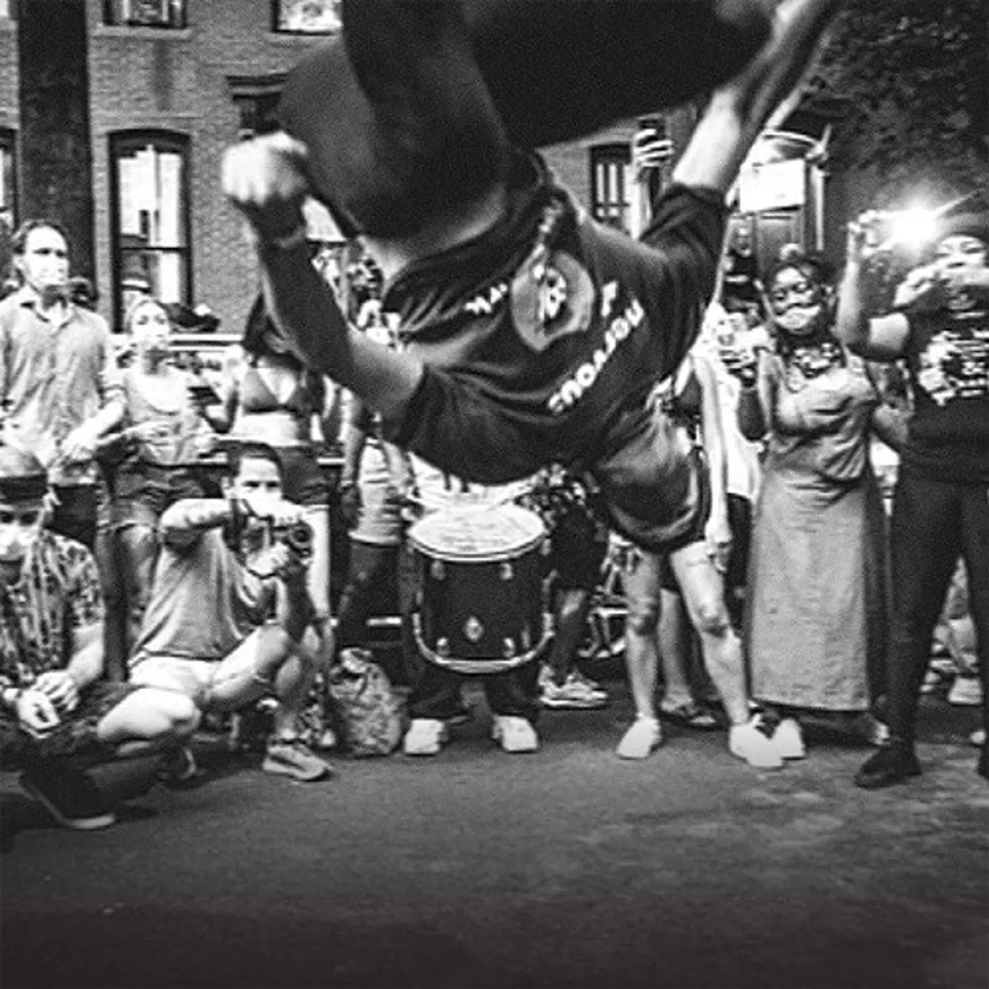 Domo Domo HAPPENING IN THE STREETS (TRIBUTE TO THE VOLTAGE Vinyl Record