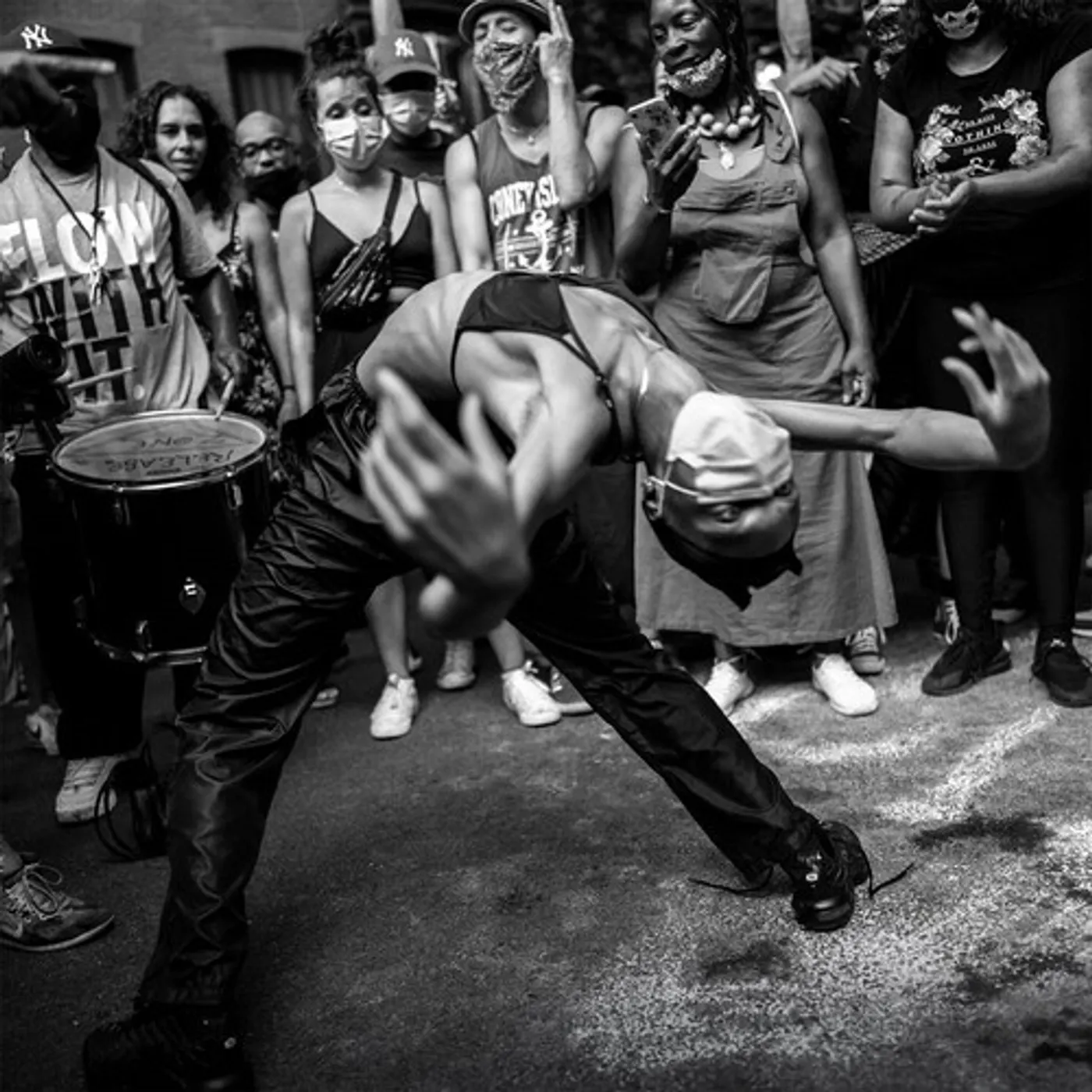 Domo Domo HAPPENING IN THE STREETS: TRIBUTE TO VOLTAGE BROS Vinyl Record