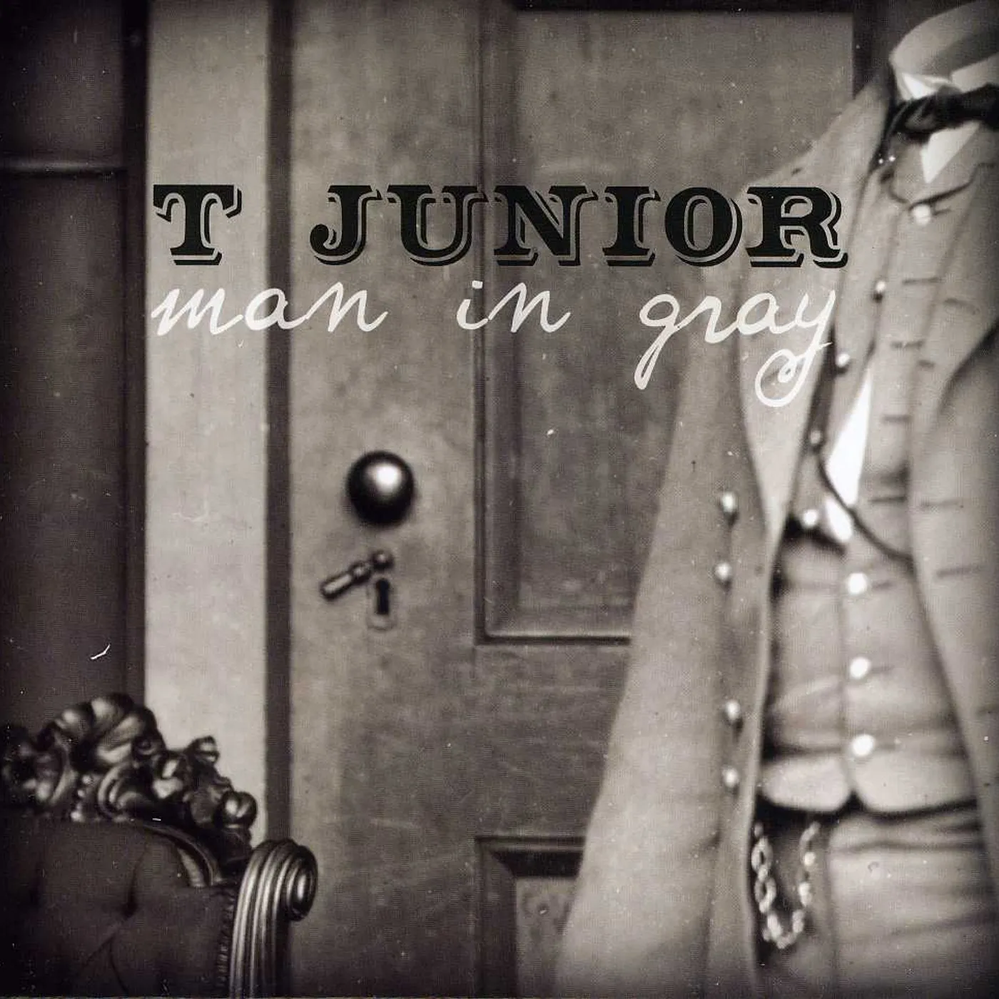 T. Junior MAN IN GRAY CD